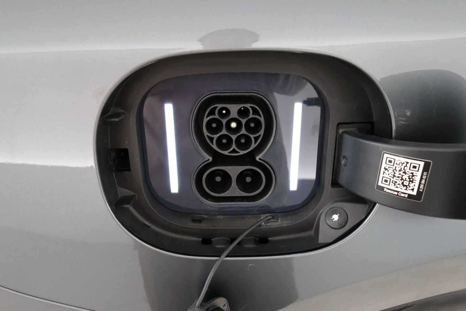 MERCEDES-BENZ EQE 2023 43 AMG 4MATIC - Koukku / Distronic+ / Ilma-alusta / Burmester / Digital Light / 360° Kamera / Sporttipenkit Muistilla / Ohjausavustin / KeylessGo - HULLUT AVAJAISHULINAT KORKOTARJOUS 3,29 %