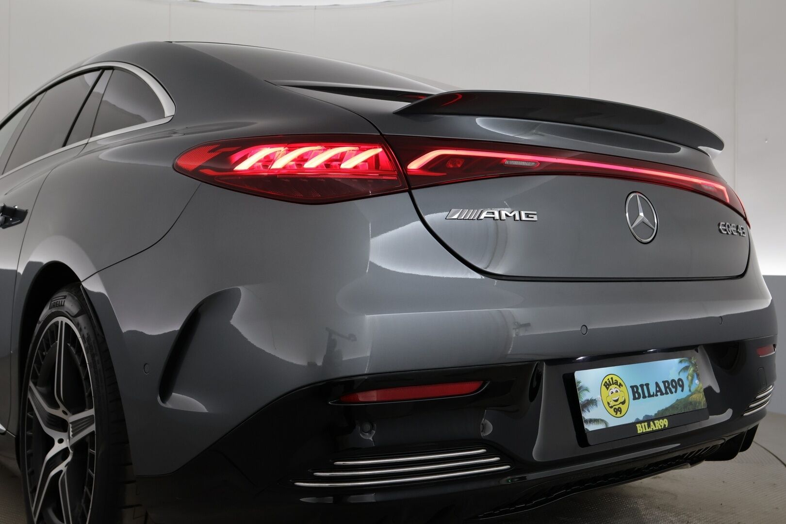 MERCEDES-BENZ EQE 2023 43 AMG 4MATIC - Koukku / Distronic+ / Ilma-alusta / Burmester / Digital Light / 360° Kamera / Sporttipenkit Muistilla / Ohjausavustin / KeylessGo - HULLUT AVAJAISHULINAT KORKOTARJOUS 3,29 %