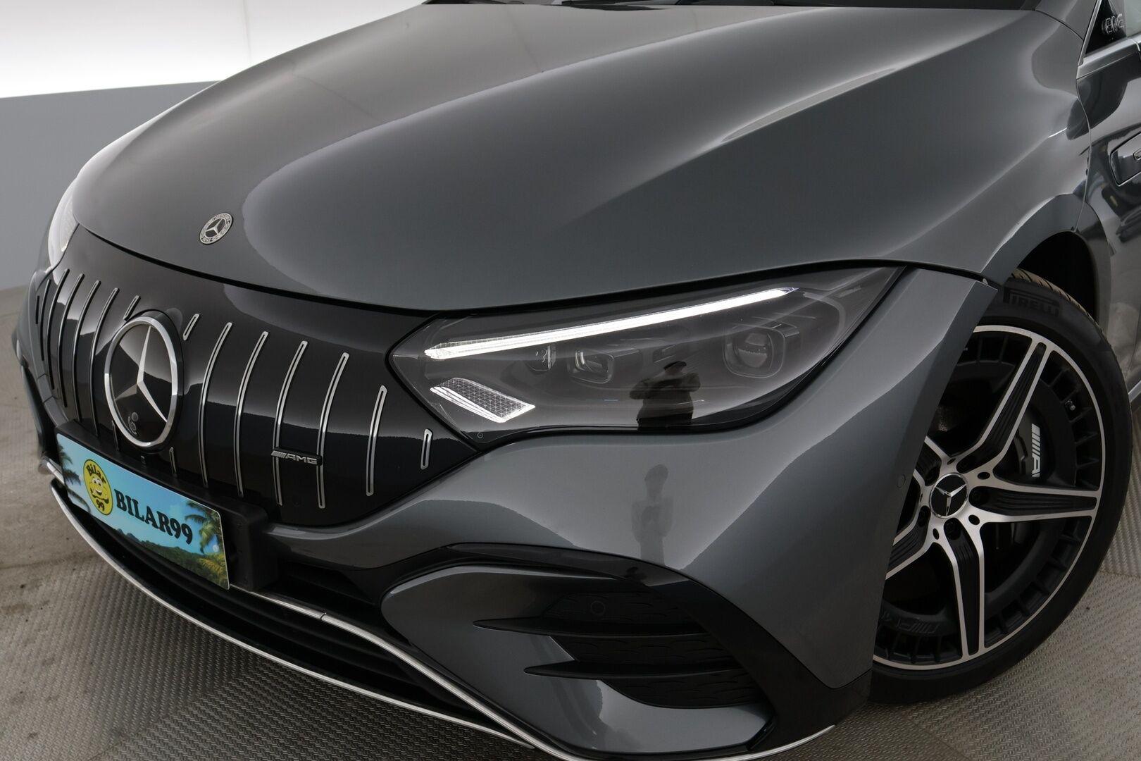 MERCEDES-BENZ EQE 2023 43 AMG 4MATIC - Koukku / Distronic+ / Ilma-alusta / Burmester / Digital Light / 360° Kamera / Sporttipenkit Muistilla / Ohjausavustin / KeylessGo - HULLUT AVAJAISHULINAT KORKOTARJOUS 3,29 %