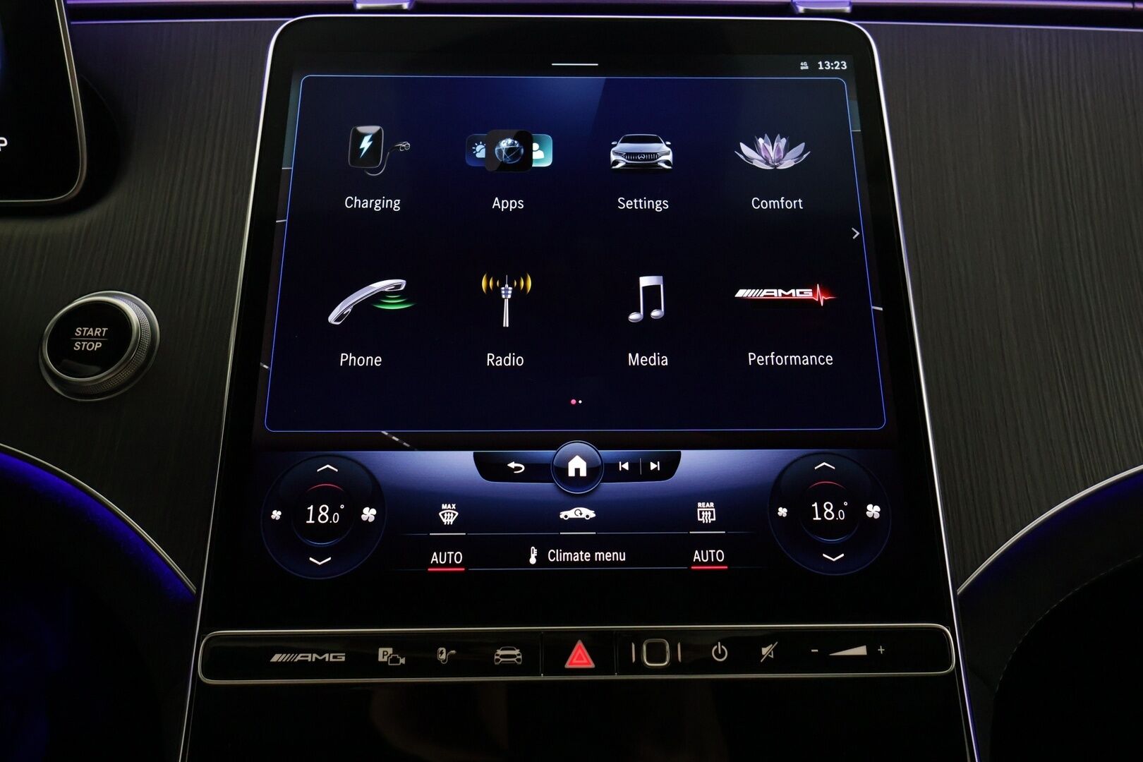 MERCEDES-BENZ EQE 2023 43 AMG 4MATIC - Koukku / Distronic+ / Ilma-alusta / Burmester / Digital Light / 360° Kamera / Sporttipenkit Muistilla / Ohjausavustin / KeylessGo - HULLUT AVAJAISHULINAT KORKOTARJOUS 3,29 %