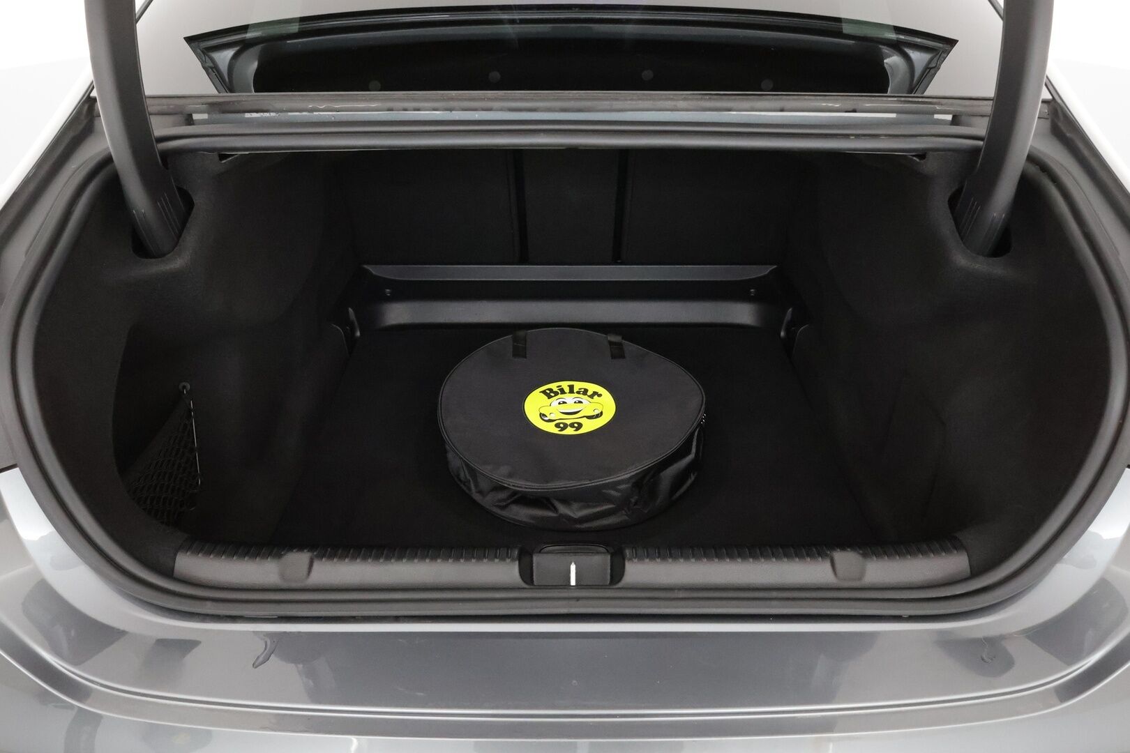 MERCEDES-BENZ EQE 2023 43 AMG 4MATIC - Koukku / Distronic+ / Ilma-alusta / Burmester / Digital Light / 360° Kamera / Sporttipenkit Muistilla / Ohjausavustin / KeylessGo - HULLUT AVAJAISHULINAT KORKOTARJOUS 3,29 %