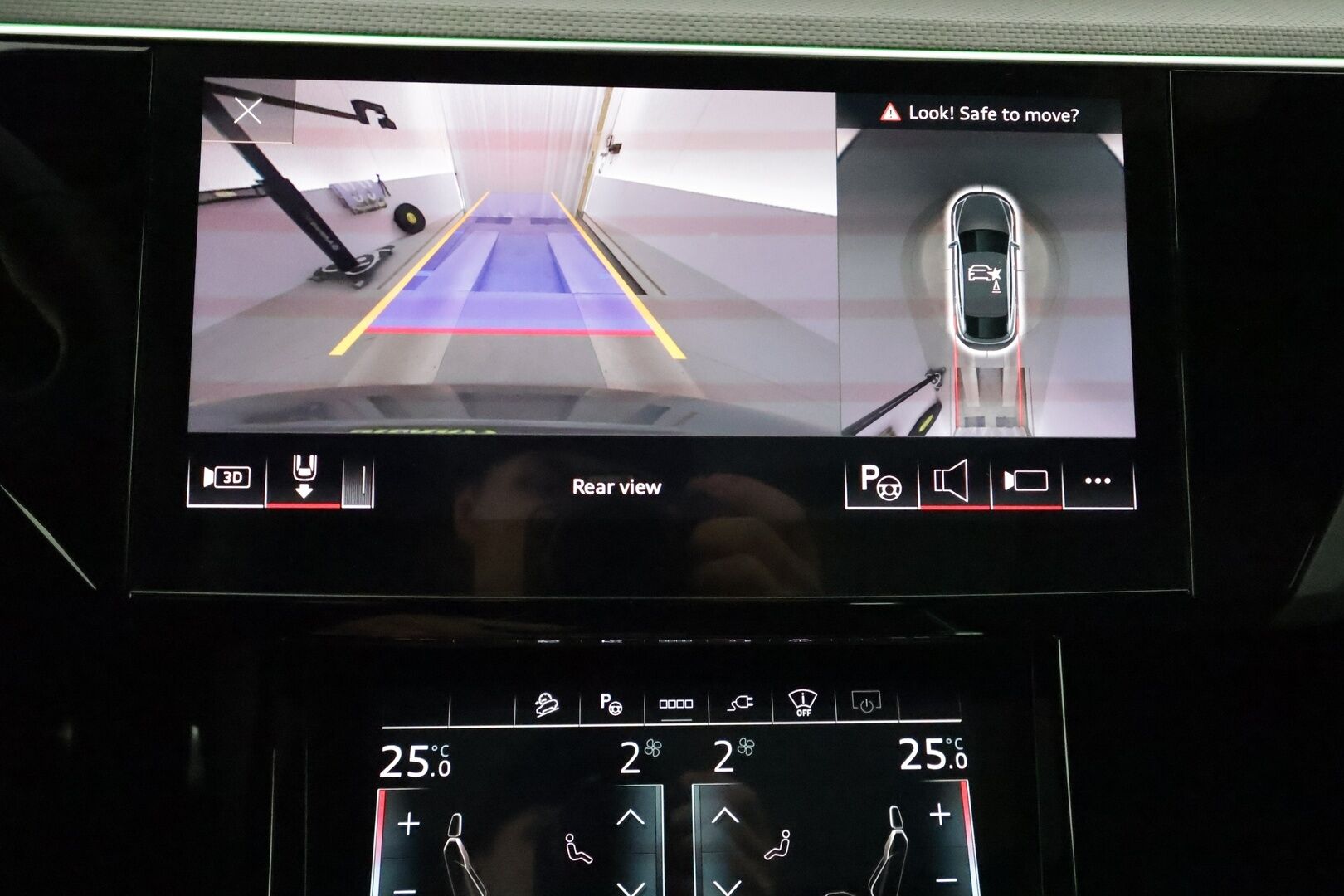 AUDI Q8 E-TRON 2024 Sportback 55 quattro S line - 2,99 % KORKOTARJOUS TÄHÄN AUTOON 14.9. ASTI! - Adapt. Vakkari / Ilma-alusta / Digipeilit / HUD / 360° Kamera / Panorama / Matrix LED / Sporttipenkki Muistilla / KeylessGo