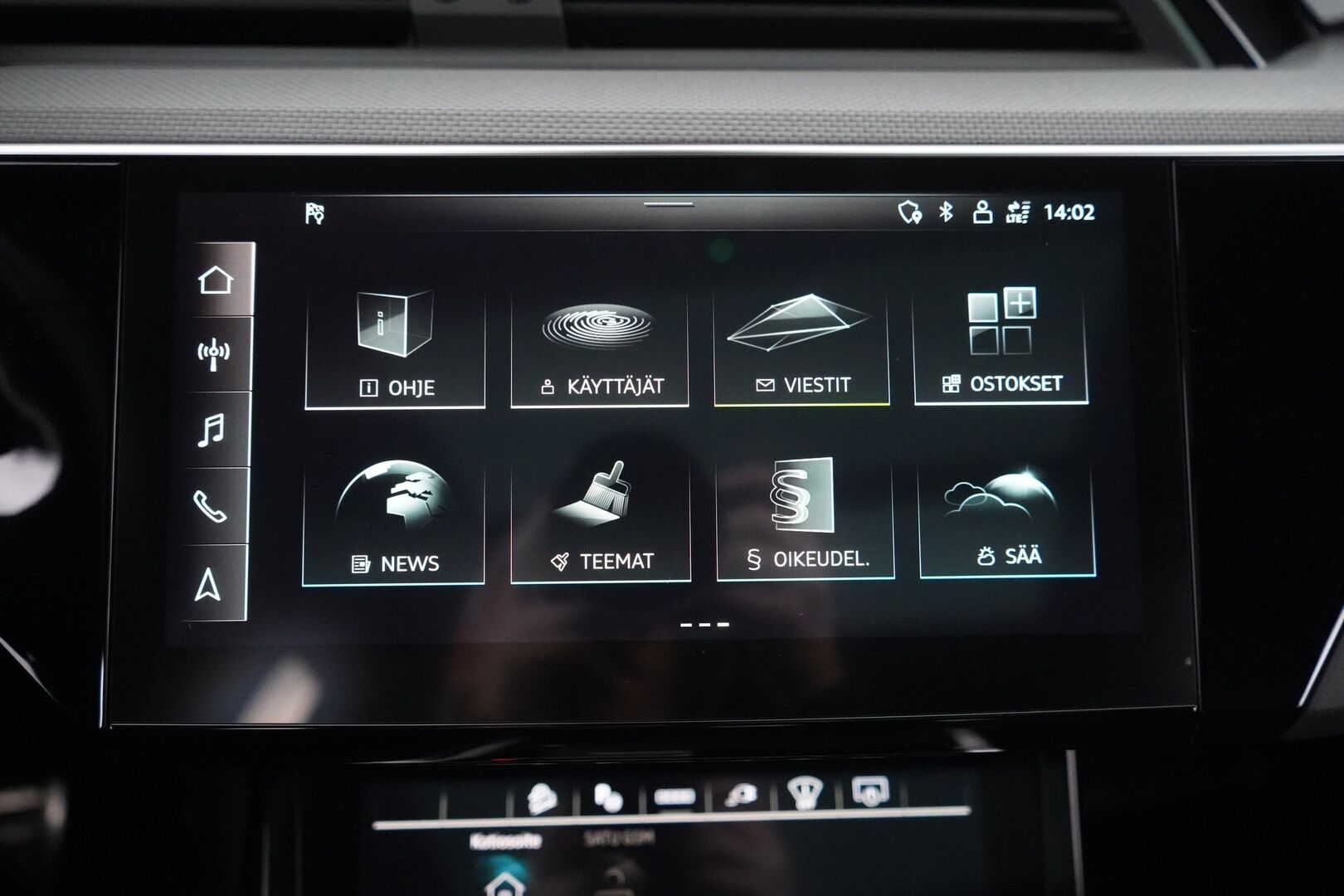AUDI Q8 E-TRON 2024 Sportback 55 quattro S line - Adapt. Vakkari | Ilma-alusta | Digipeilit | HUD | 360° Kamera / Panorama | Matrix LED | Sporttipenkki Muistilla | KeylessGo