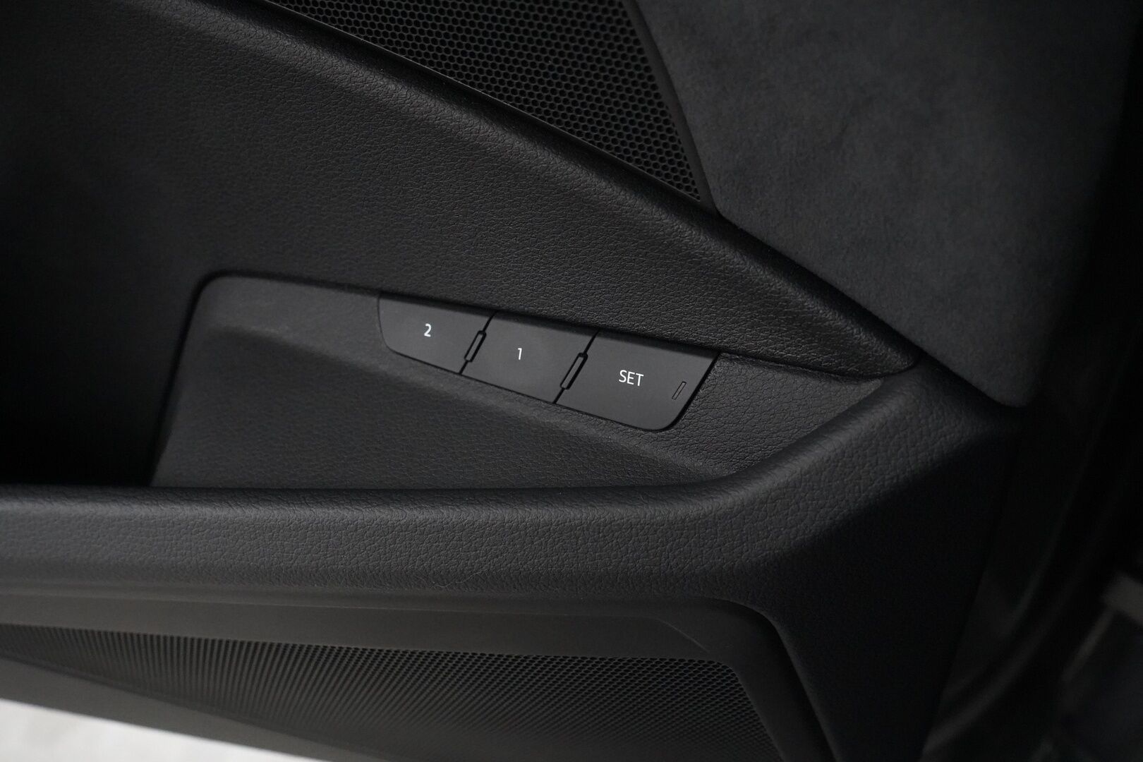 AUDI Q8 E-TRON 2024 Sportback 55 quattro S line - Adapt. Vakkari | Ilma-alusta | Digipeilit | HUD | 360° Kamera / Panorama | Matrix LED | Sporttipenkki Muistilla | KeylessGo