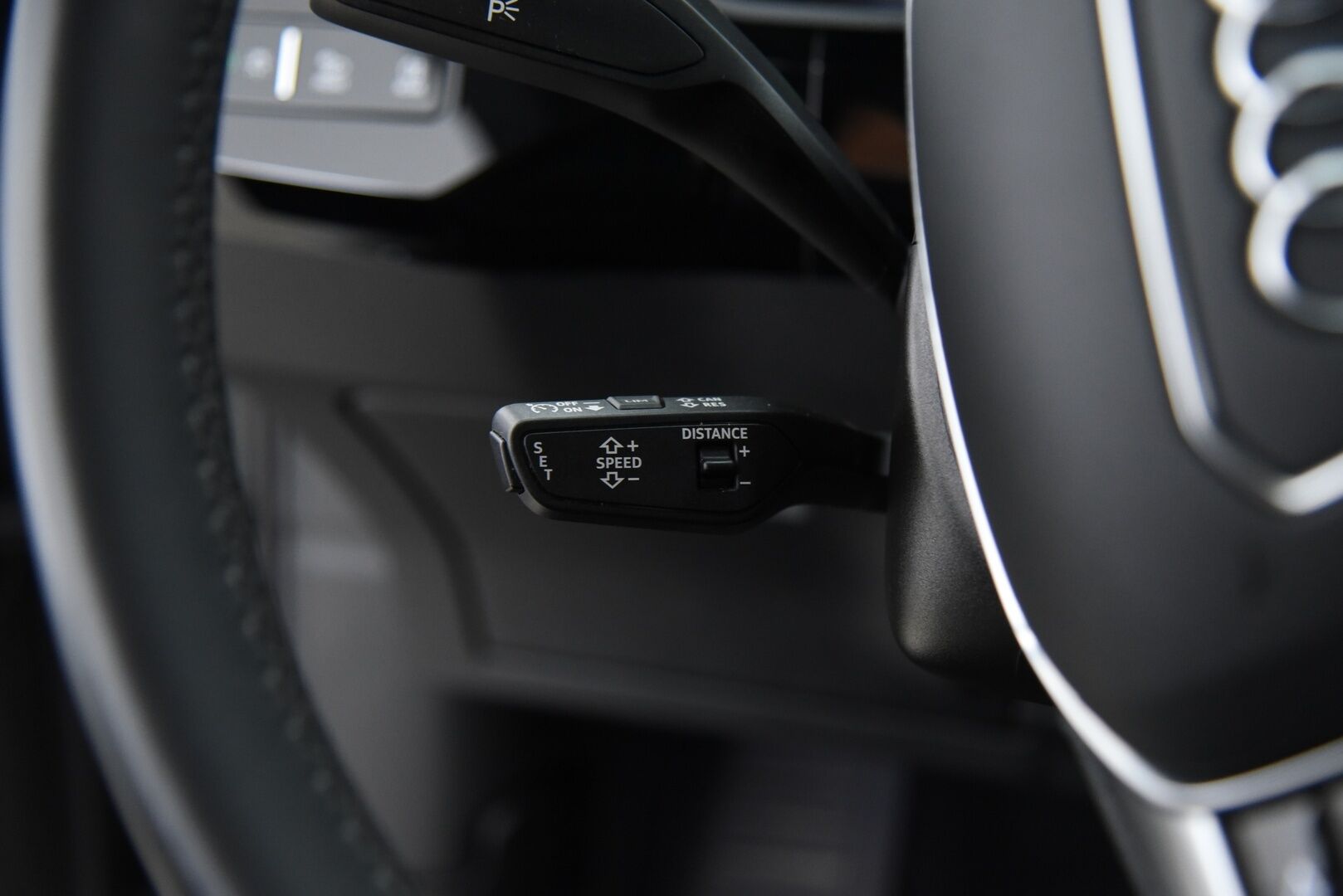 AUDI Q8 E-TRON 2024 Sportback 55 quattro S line - 2,99 % KORKOTARJOUS TÄHÄN AUTOON 14.9. ASTI! - Adapt. Vakkari / Ilma-alusta / Digipeilit / HUD / 360° Kamera / Panorama / Matrix LED / Sporttipenkki Muistilla / KeylessGo