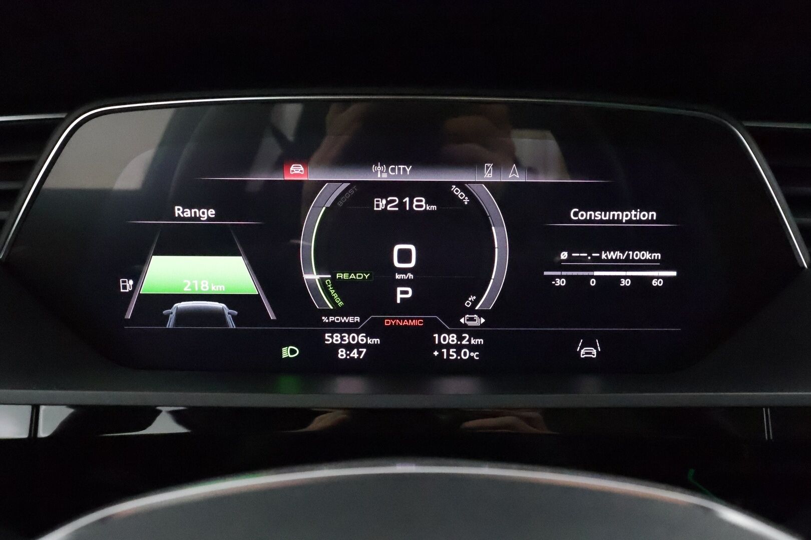 AUDI Q8 E-TRON 2024 Sportback 55 quattro S line - 2,99 % KORKOTARJOUS TÄHÄN AUTOON 14.9. ASTI! - Adapt. Vakkari / Ilma-alusta / Digipeilit / HUD / 360° Kamera / Panorama / Matrix LED / Sporttipenkki Muistilla / KeylessGo