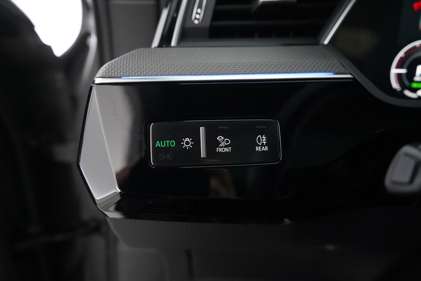 AUDI Q8 E-TRON 2024 Sportback 55 quattro S line - Adapt. Vakkari | Ilma-alusta | Digipeilit | HUD | 360° Kamera / Panorama | Matrix LED | Sporttipenkki Muistilla | KeylessGo