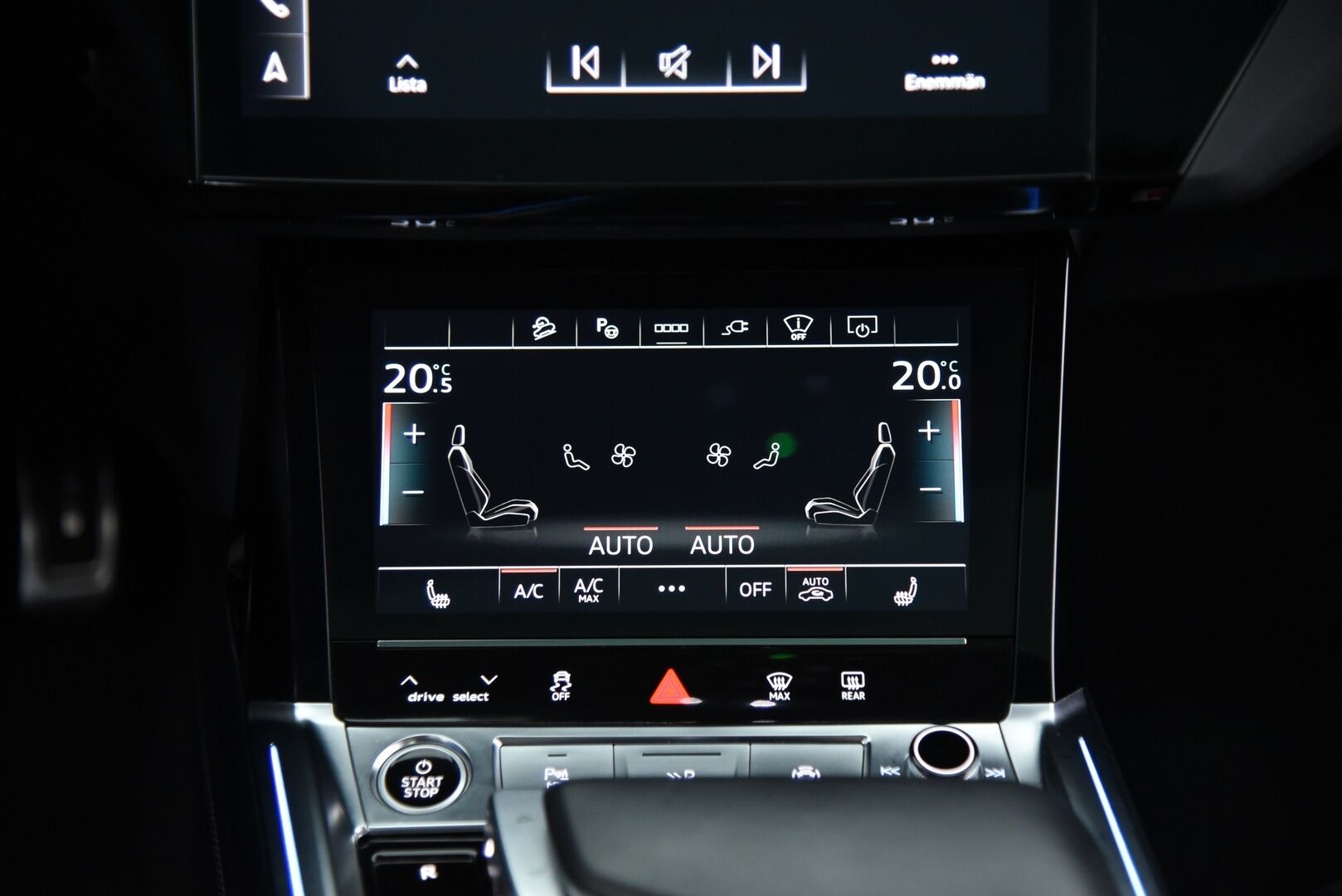 AUDI Q8 E-TRON 2024 Sportback 55 quattro S line - 2,99 % KORKOTARJOUS TÄHÄN AUTOON 14.9. ASTI! - Adapt. Vakkari / Ilma-alusta / Digipeilit / HUD / 360° Kamera / Panorama / Matrix LED / Sporttipenkki Muistilla / KeylessGo