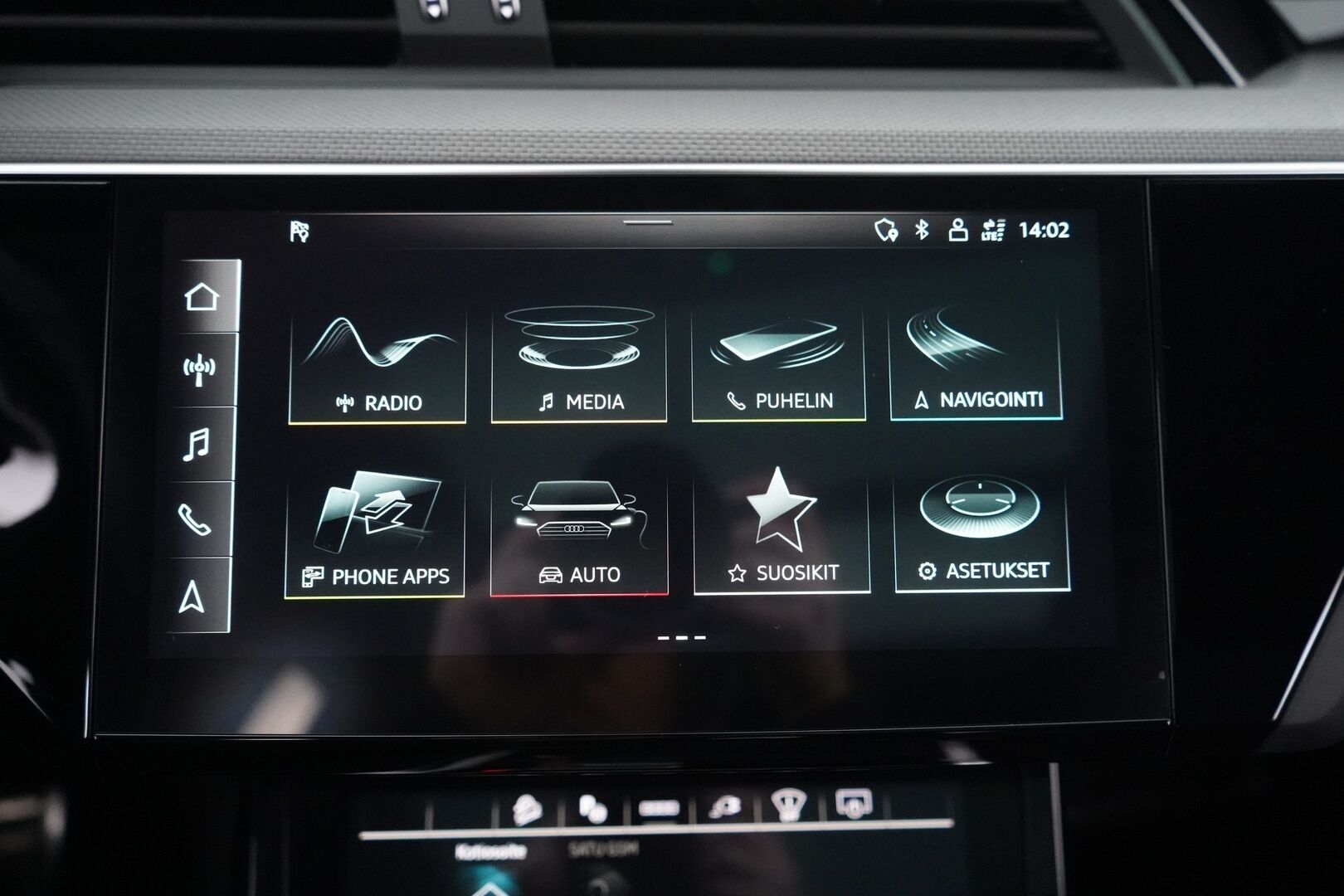 AUDI Q8 E-TRON 2024 Sportback 55 quattro S line - Adapt. Vakkari | Ilma-alusta | Digipeilit | HUD | 360° Kamera / Panorama | Matrix LED | Sporttipenkki Muistilla | KeylessGo