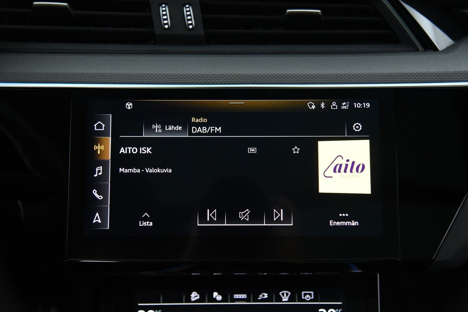 AUDI Q8 E-TRON 2024 Sportback 55 quattro S line - 2,99 % KORKOTARJOUS TÄHÄN AUTOON 14.9. ASTI! - Adapt. Vakkari / Ilma-alusta / Digipeilit / HUD / 360° Kamera / Panorama / Matrix LED / Sporttipenkki Muistilla / KeylessGo
