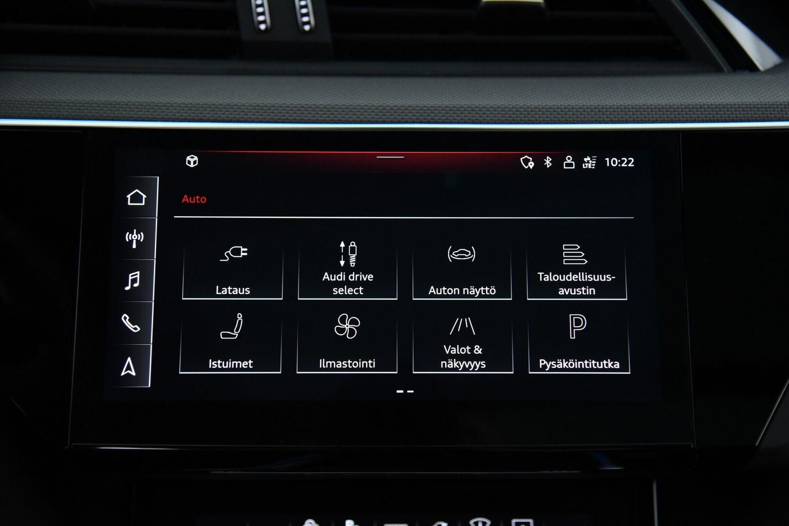 AUDI Q8 E-TRON 2024 Sportback 55 quattro S line - 2,99 % KORKOTARJOUS TÄHÄN AUTOON 14.9. ASTI! - Adapt. Vakkari / Ilma-alusta / Digipeilit / HUD / 360° Kamera / Panorama / Matrix LED / Sporttipenkki Muistilla / KeylessGo