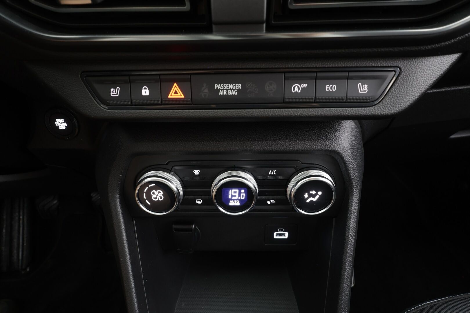 Dacia Jogger 2022 TCe 110 Extreme 7p - | Koukku | P.Kamera | LED | Navi | Vakkari | BSM | Tutkat | Merkkihuollot | 2x renkaat aluvantein | 