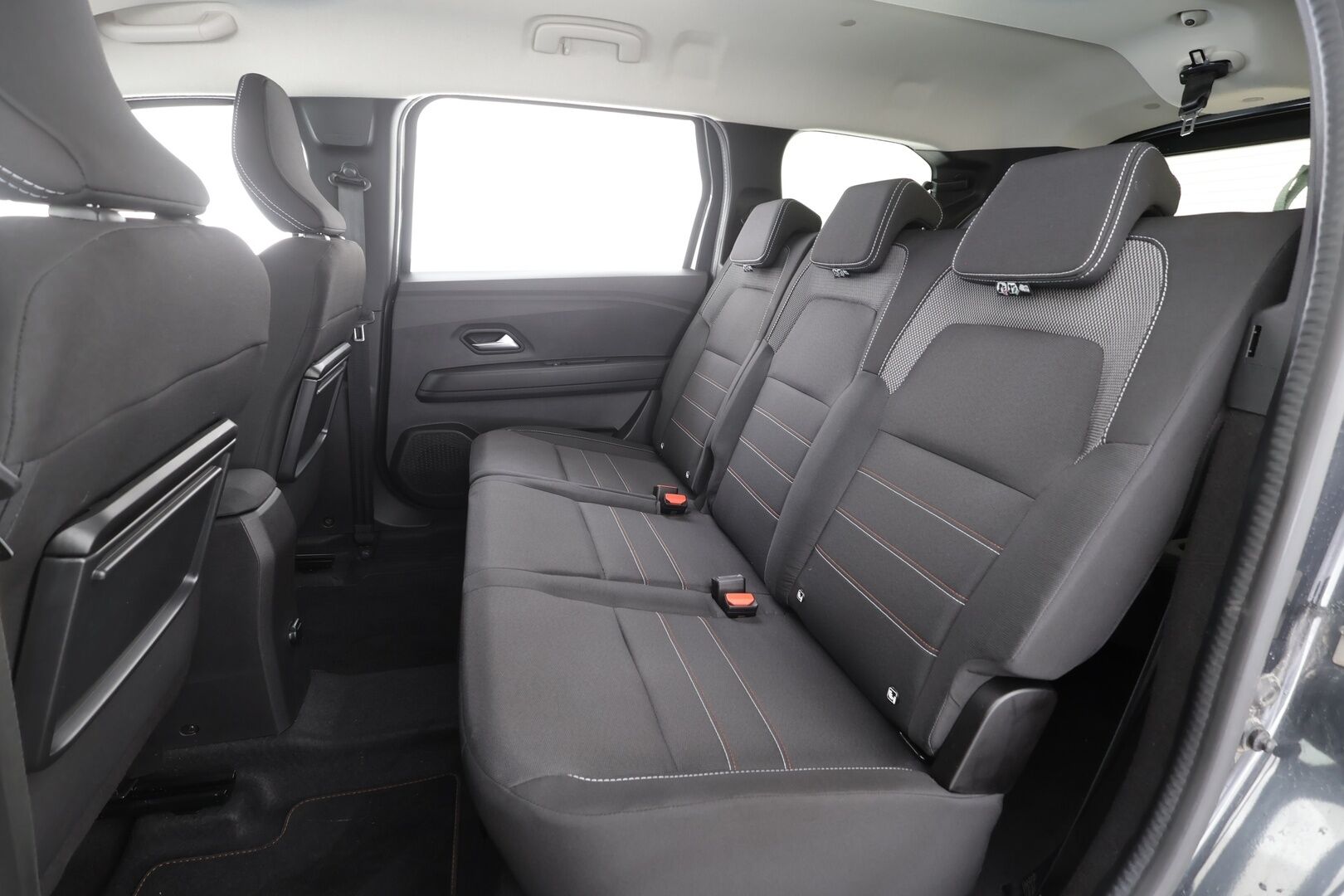 Dacia Jogger 2022 TCe 110 Extreme 7p - | Koukku | P.Kamera | LED | Navi | Vakkari | BSM | Tutkat | Merkkihuollot | 2x renkaat aluvantein | 