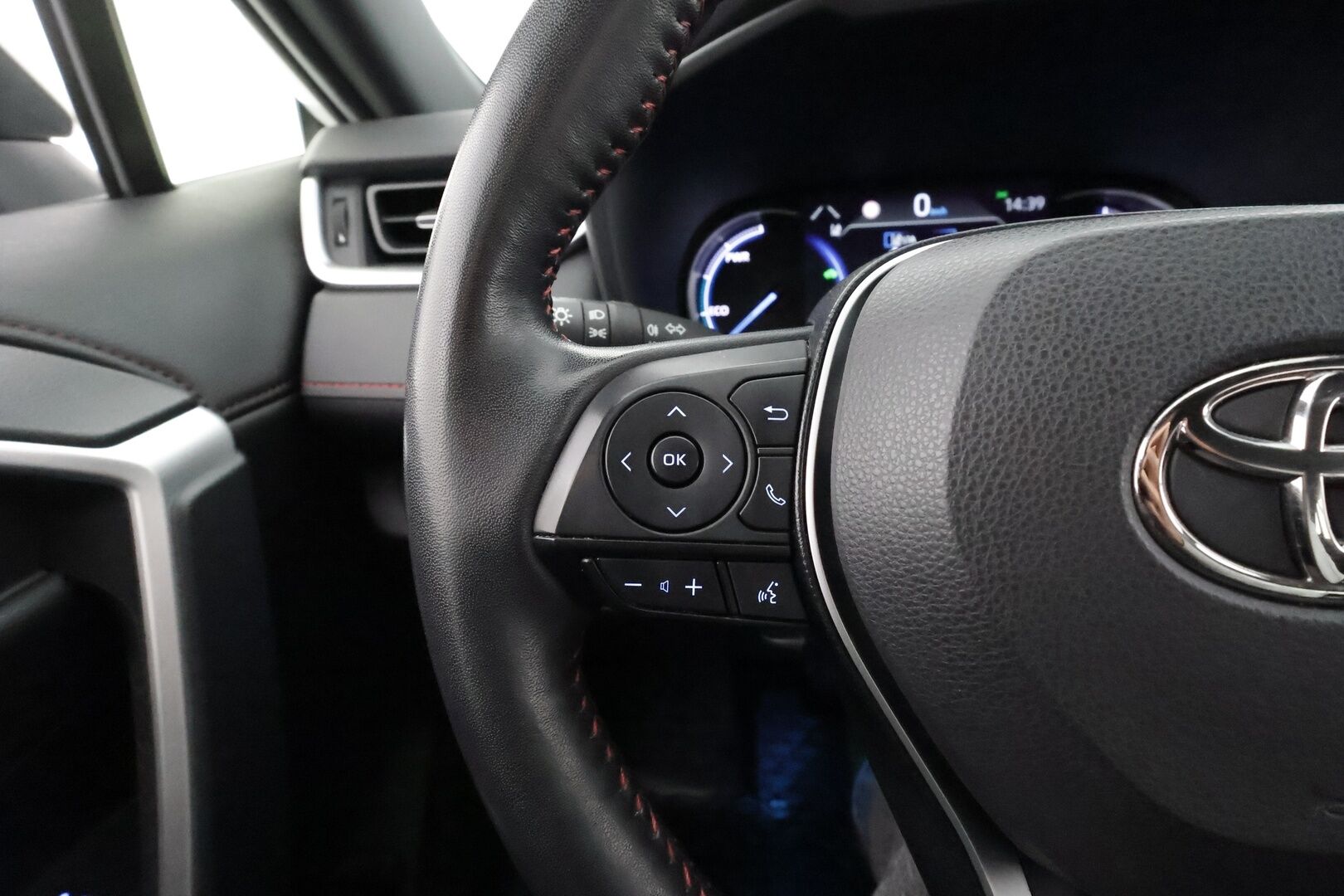 Toyota RAV4 Plug-in 2022 Hybrid 2,5 AWD-i Active Charged Edition * ACC / Koukku / P.kamera / LED / Sähköpenkki / Keyless / Facelift / Ratinlämmitin * - Suomi-auto / Kahdet renkaat aluvanteilla / Merkkihuollettu - HULLUT AVAJAISHULINAT KORKOTARJOUS 3,29 %