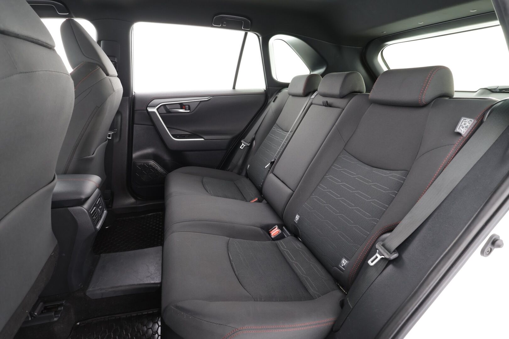 Toyota RAV4 Plug-in 2022 Hybrid 2,5 AWD-i Active Charged Edition * ACC / Koukku / P.kamera / LED / Sähköpenkki / Keyless / Facelift / Ratinlämmitin * - Suomi-auto / Kahdet renkaat aluvanteilla / Merkkihuollettu - HULLUT AVAJAISHULINAT KORKOTARJOUS 3,29 %