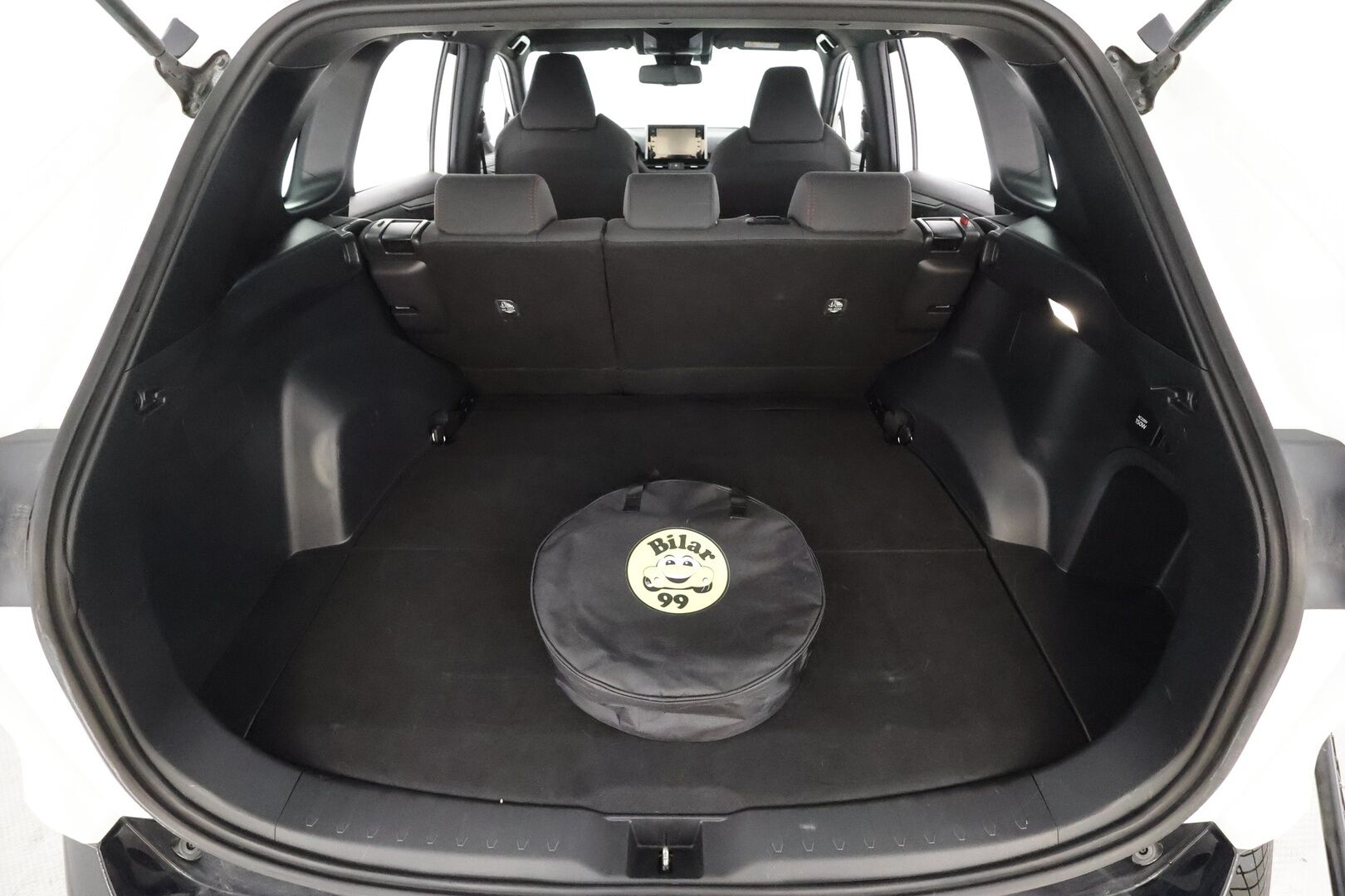 Toyota RAV4 Plug-in 2022 Hybrid 2,5 AWD-i Active Charged Edition * ACC / Koukku / P.kamera / LED / Sähköpenkki / Keyless / Facelift / Ratinlämmitin * - Suomi-auto / Kahdet renkaat aluvanteilla / Merkkihuollettu - HULLUT AVAJAISHULINAT KORKOTARJOUS 3,29 %