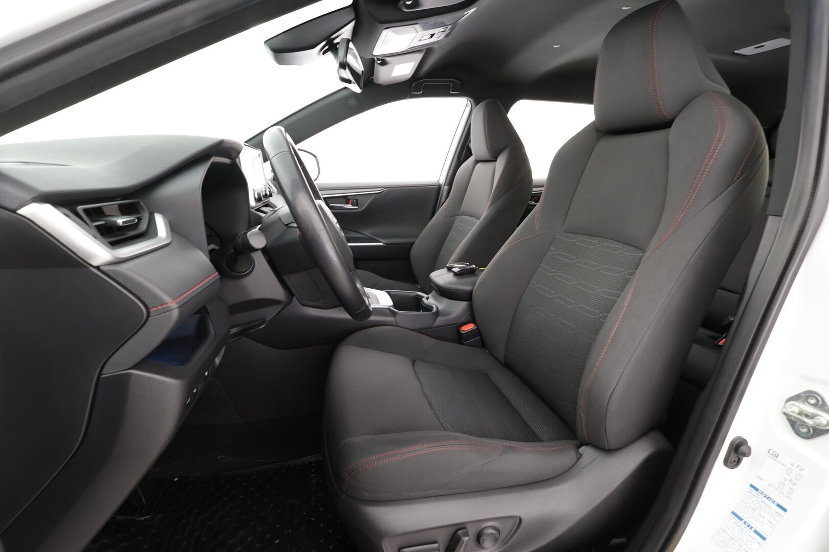 Toyota RAV4 Plug-in 2022 Hybrid 2,5 AWD-i Active Charged Edition * ACC / Koukku / P.kamera / LED / Sähköpenkki / Keyless / Facelift / Ratinlämmitin * - Suomi-auto / Kahdet renkaat aluvanteilla / Merkkihuollettu - HULLUT AVAJAISHULINAT KORKOTARJOUS 3,29 %