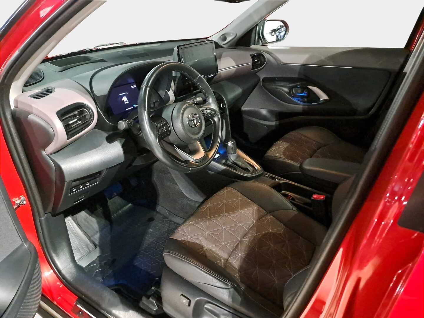 Toyota Yaris Cross 2022 1,5 Hybrid Style - | Acc | P-Kamera | JBL | Merkkihuollettu | HUD | Suomi-auto | Lohkolämmitin