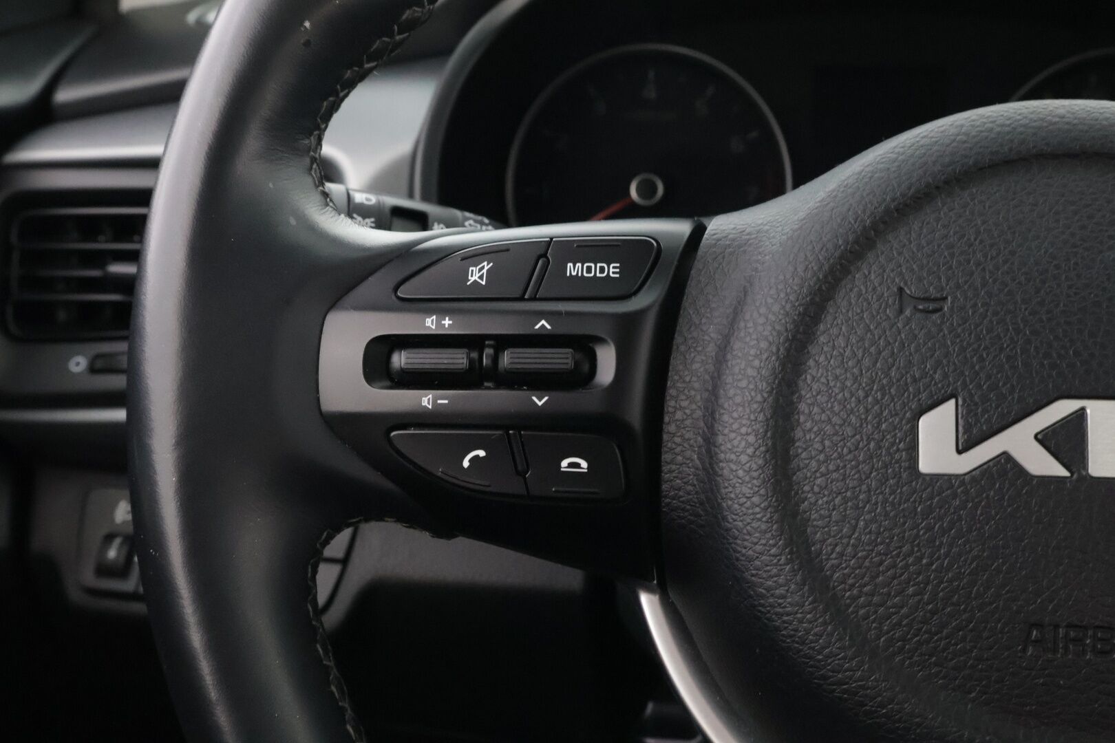 Kia Rio 2022 1,0 T-GDI 100hv * Suomiauto / Vakkari / Lohko & Sisäpistoke / Ratinlämmitys / 2x Huippurenkaat! - Siisti yksilö / Juuri tullut Tampereelle!