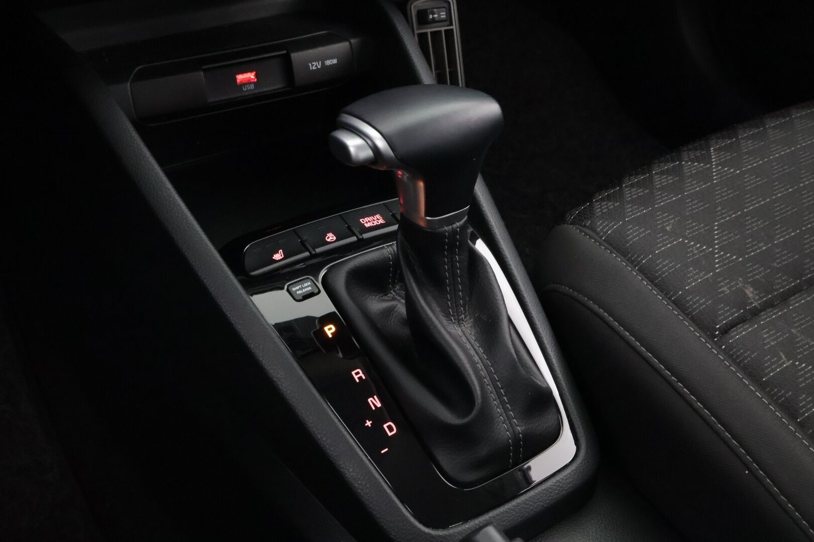 Kia Rio 2022 1,0 T-GDI 100hv * Suomiauto / Vakkari / Lohko & Sisäpistoke / Ratinlämmitys / 2x Huippurenkaat! - Siisti yksilö / Juuri tullut Tampereelle!