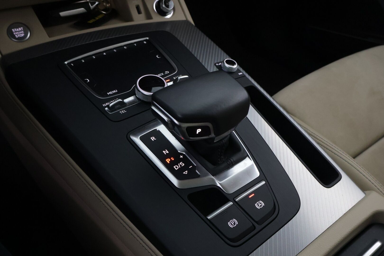 Audi Q5 2020 55 TFSI e quattro S tronic Electrified Edition S Line * Panorama / Bang & Olufsen / HUD / Hieronta / Ilma-Alusta / Vetokoukku - Muistipenkki / Nahka-Alcantara / Matrix LED / SUPERVARUSTEET!