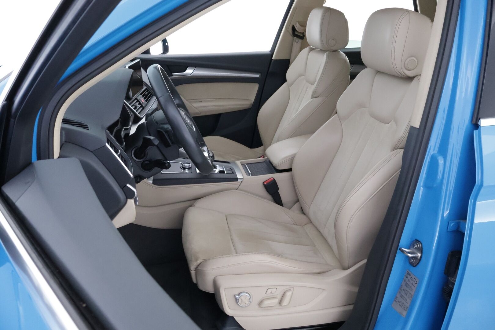 Audi Q5 2020 55 TFSI e quattro S tronic Electrified Edition S Line * Panorama / Bang & Olufsen / HUD / Hieronta / Ilma-Alusta / Vetokoukku - Muistipenkki / Nahka-Alcantara / Matrix LED / SUPERVARUSTEET!