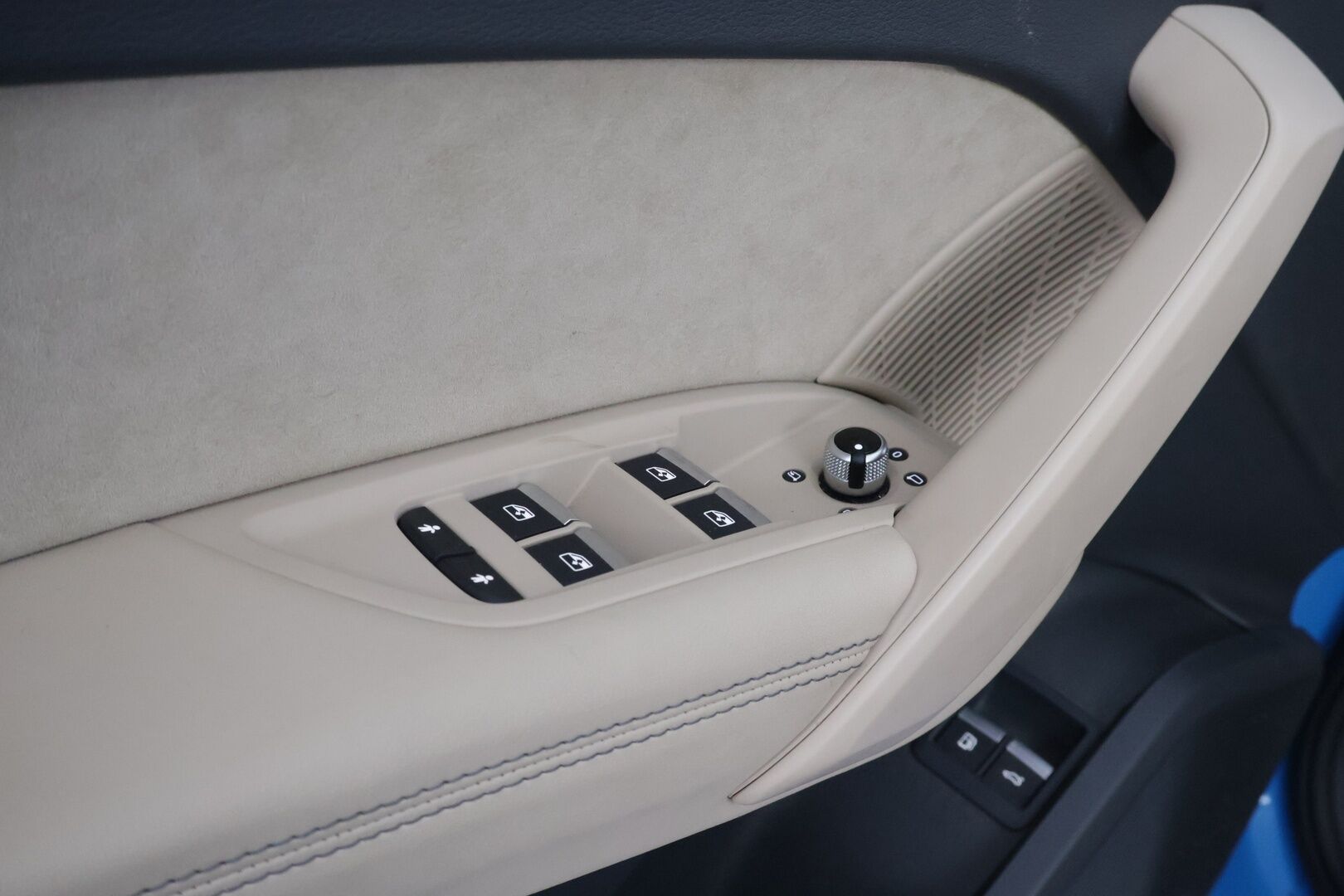 Audi Q5 2020 55 TFSI e quattro S tronic Electrified Edition S Line * Panorama / Bang & Olufsen / HUD / Hieronta / Ilma-Alusta / Vetokoukku - Muistipenkki / Nahka-Alcantara / Matrix LED / SUPERVARUSTEET!