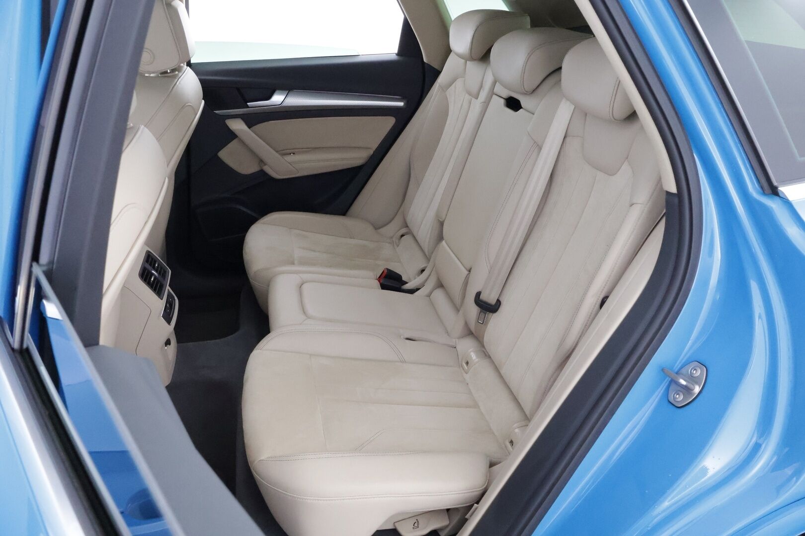 Audi Q5 2020 55 TFSI e quattro S tronic Electrified Edition S Line * Panorama / Bang & Olufsen / HUD / Hieronta / Ilma-Alusta / Vetokoukku - Muistipenkki / Nahka-Alcantara / Matrix LED / SUPERVARUSTEET!