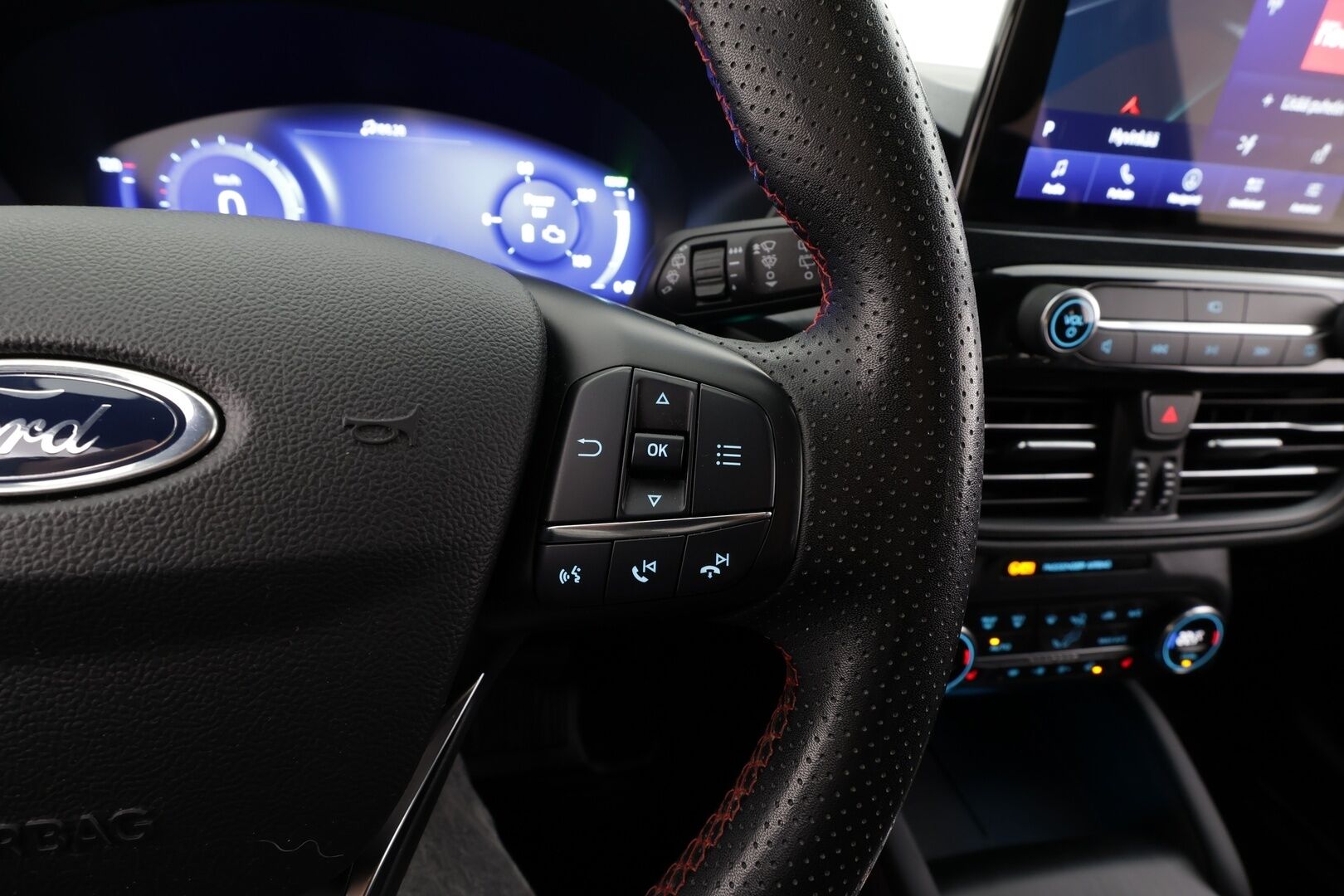 Ford Kuga 2022 2,5 (PHEV) 225hv CVT FWD ST-Line *  ACC / P.kamera / LED / Navi / B&O / Sähköpenkki / KeylessGo / Digimittaristo * - Akku kuntotarkistettu / Kahdet renkaat aluvanteilla / Merkkihuollettu