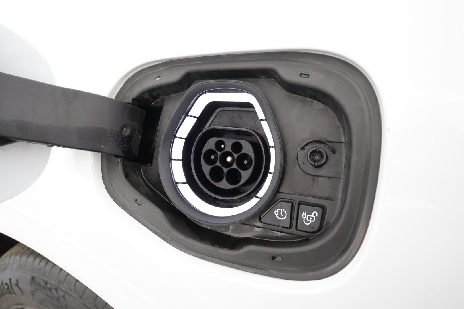 Ford Kuga 2022 2,5 (PHEV) 225hv CVT FWD ST-Line *  ACC / P.kamera / LED / Navi / B&O / Sähköpenkki / KeylessGo / Digimittaristo * - Akku kuntotarkistettu / Kahdet renkaat aluvanteilla / Merkkihuollettu