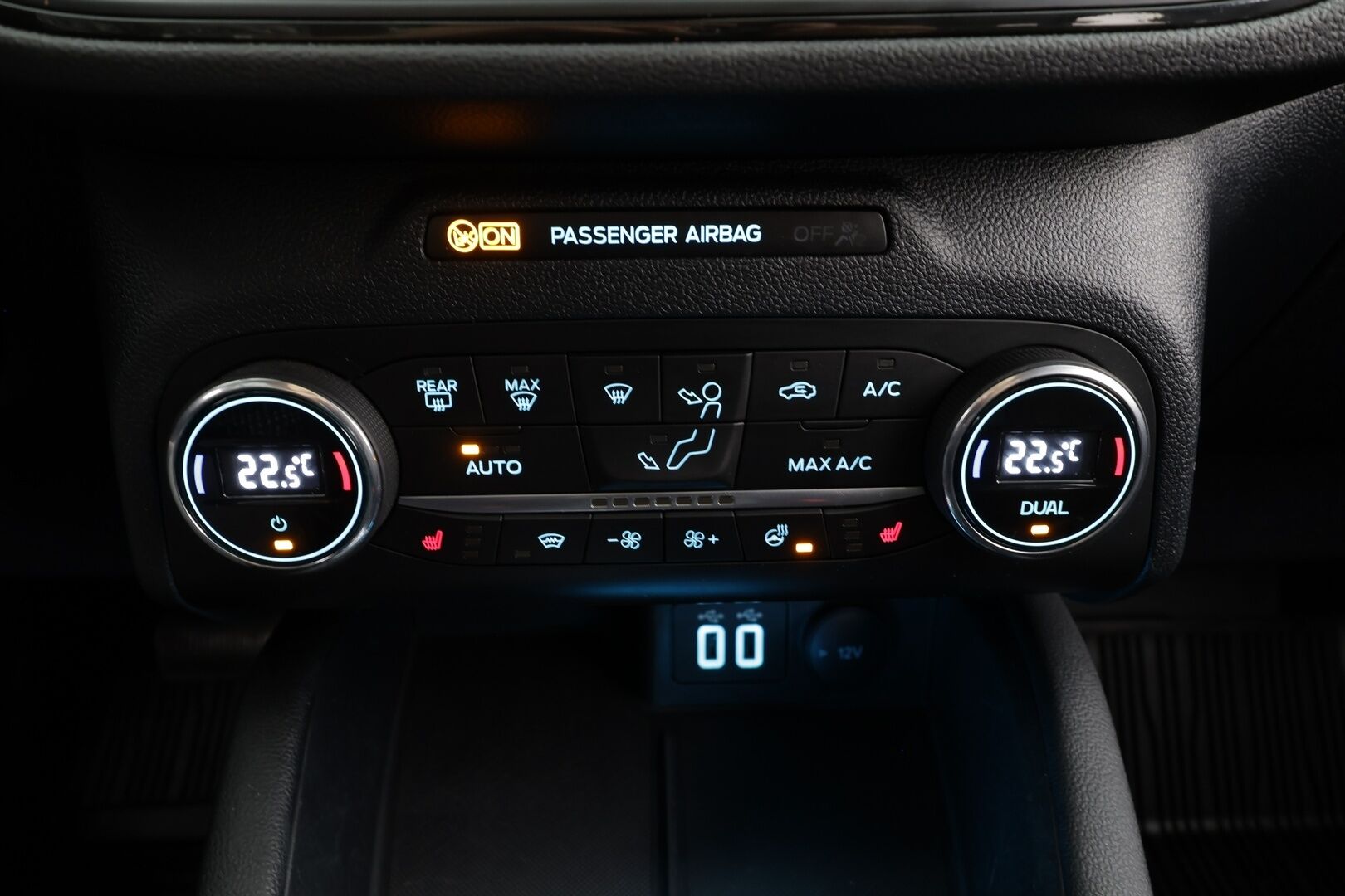 Ford Kuga 2022 2,5 (PHEV) 225hv CVT FWD ST-Line *  ACC / P.kamera / LED / Navi / B&O / Sähköpenkki / KeylessGo / Digimittaristo * - Akku kuntotarkistettu / Kahdet renkaat aluvanteilla / Merkkihuollettu