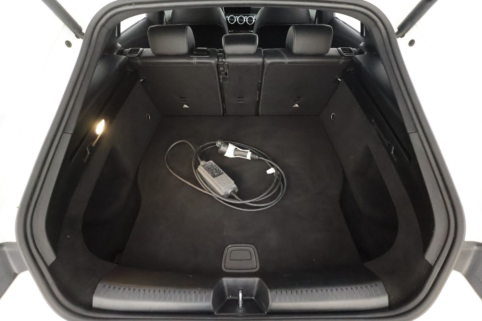 Mercedes-Benz CLA 2023 250 e A Shooting Brake Business Edition * Distronic Pro / P.kamera / Widescreen / Sähköluukku / LED / Navi / Puolinahat * - Suomi-auto / Kahdet renkaat aluvanteilla