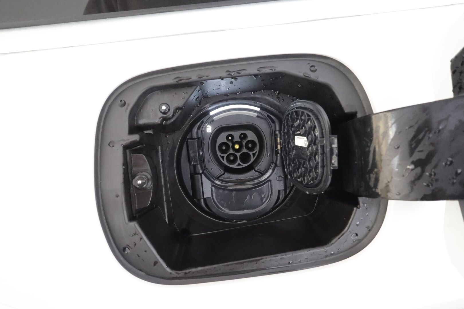 Mercedes-Benz CLA 2023 250 e A Shooting Brake Business Edition * Distronic Pro / P.kamera / Widescreen / Sähköluukku / LED / Navi / Puolinahat * - Suomi-auto / Kahdet renkaat aluvanteilla