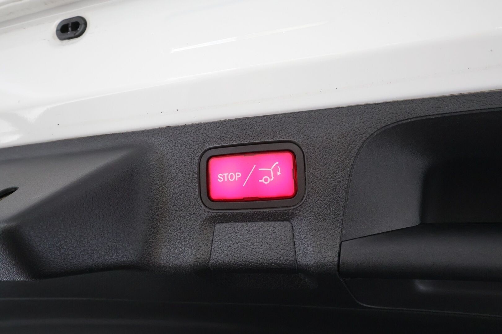 Mercedes-Benz CLA 2023 250 e A Shooting Brake Business Edition * Distronic Pro / P.kamera / Widescreen / Sähköluukku / LED / Navi / Puolinahat * - Suomi-auto / Kahdet renkaat aluvanteilla