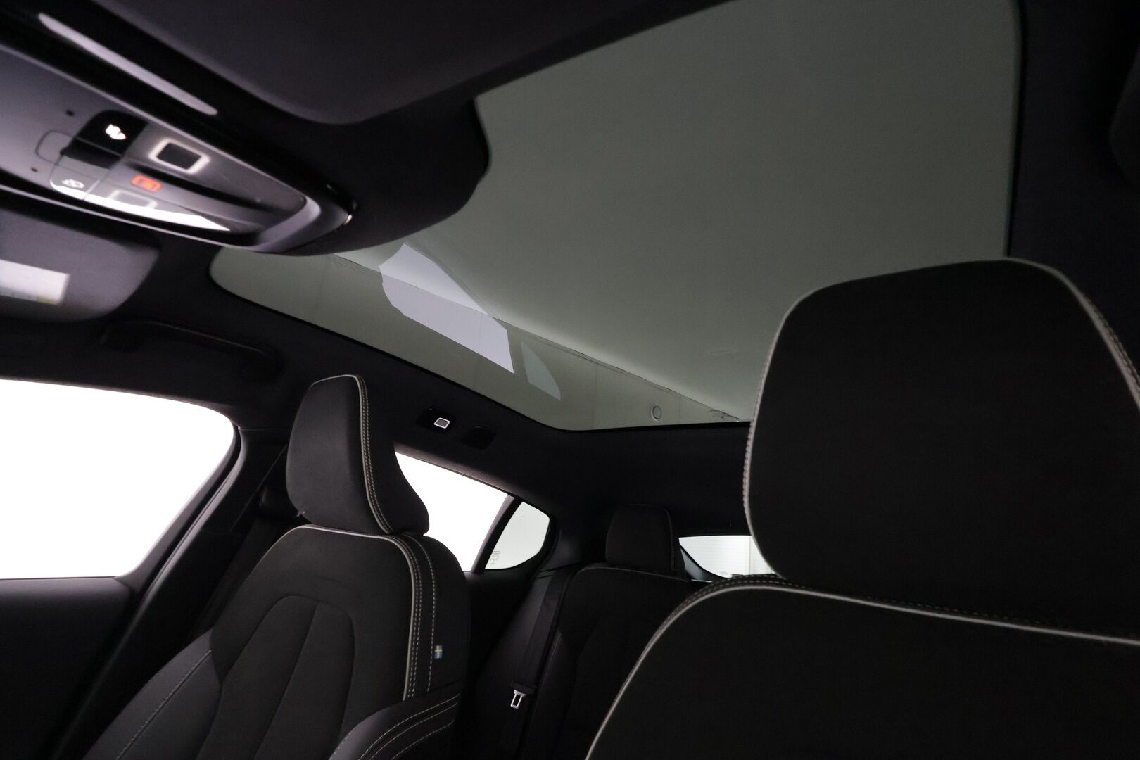 Volvo C40 2023 Recharge Single Ultimate aut - | ILP | Lasikatto | ACC | 360 | H&K | Sporttipenkki Muistilla | LED | Navi | Katveavustin | Kaistavahti | Keyless | Merkkihuollot | 2x Latauskaapelit | Kahdet renkaat | 1-om Suomi-auto |