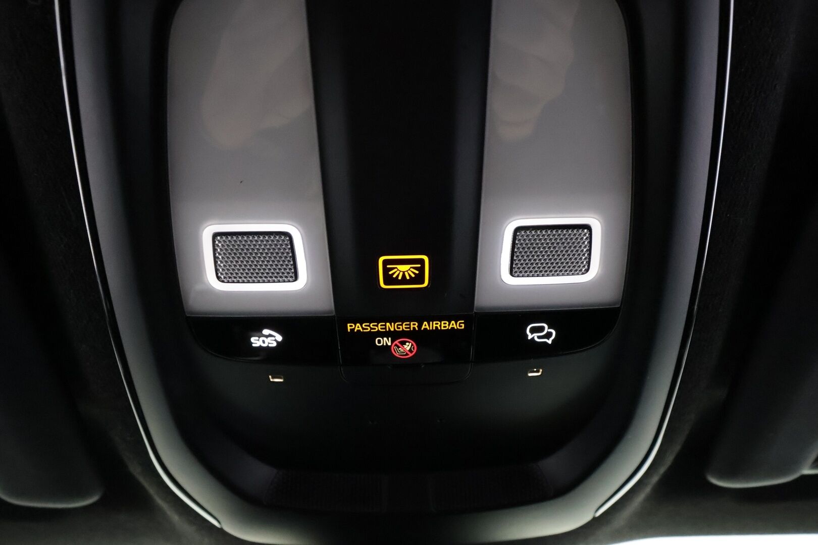 Volvo C40 2023 Recharge Single Ultimate aut - | ILP | Lasikatto | ACC | 360 | H&K | Sporttipenkki Muistilla | LED | Navi | Katveavustin | Kaistavahti | Keyless | Merkkihuollot | 2x Latauskaapelit | Kahdet renkaat | 1-om Suomi-auto |