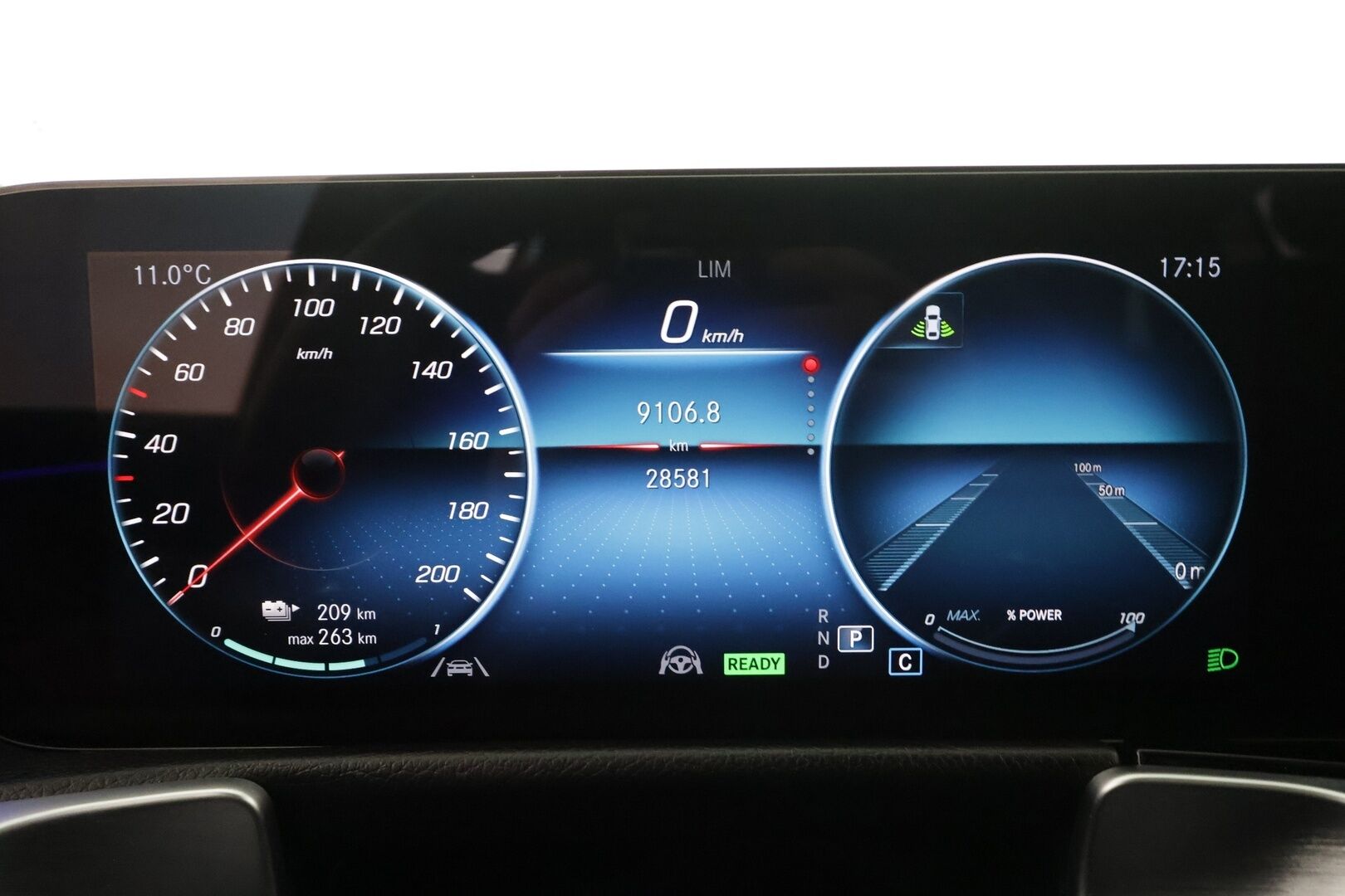 Mercedes-Benz EQB 2023 350 4MATIC AMG Business 7-P * Distronic+ / Panorama / 360° / Midline / Keyless / Nahat / Widescreen * - Suomi-auto / Kahdet renkaat aluvanteilla / Merkkihuollettu