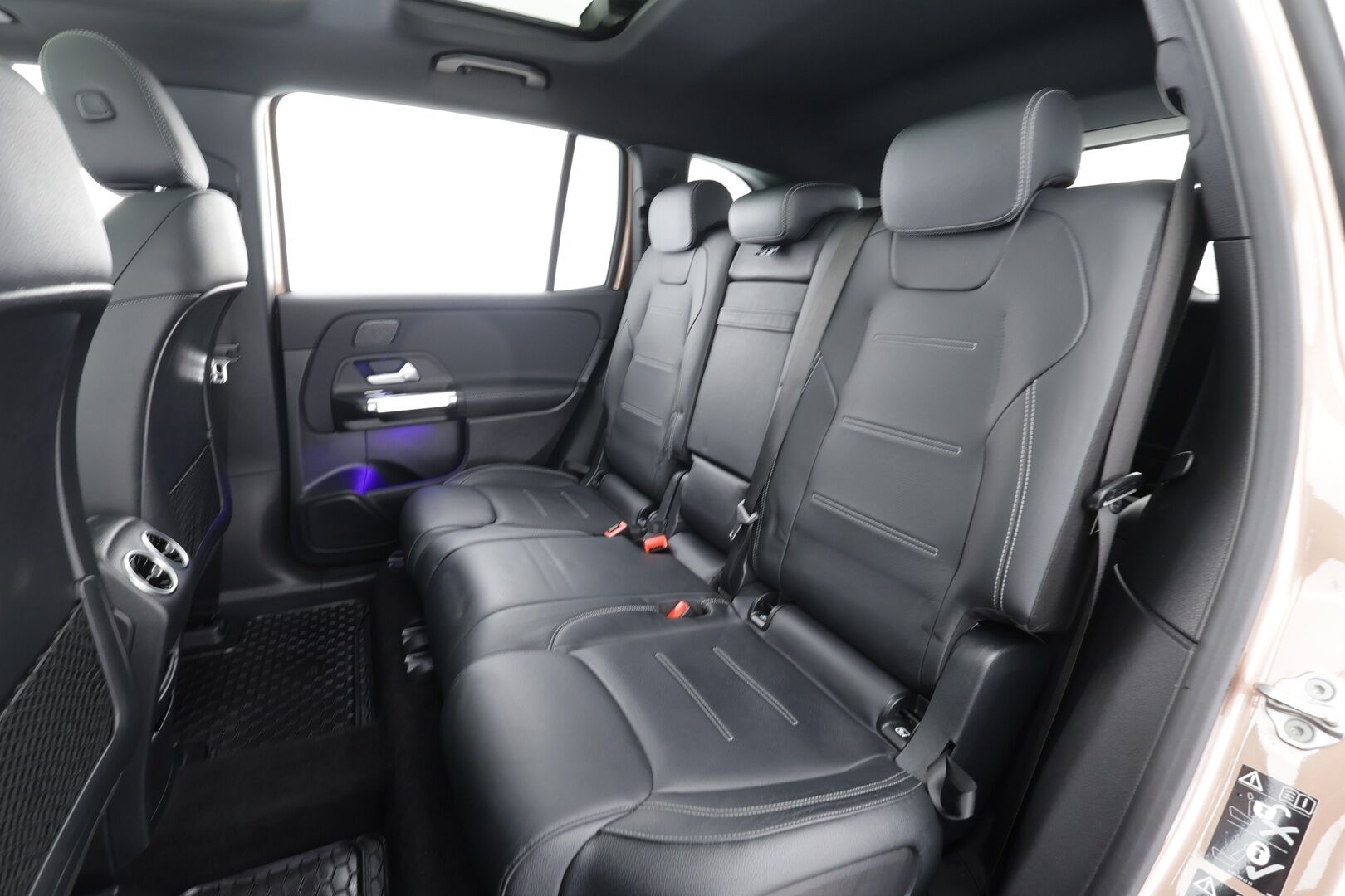 Mercedes-Benz EQB 2023 350 4MATIC AMG Business 7-P * Distronic+ / Panorama / 360° / Midline / Keyless / Nahat / Widescreen * - Suomi-auto / Kahdet renkaat aluvanteilla / Merkkihuollettu