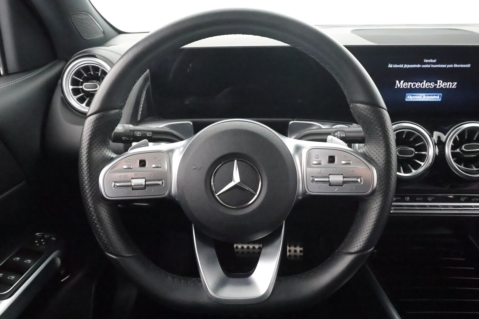 Mercedes-Benz EQB 2023 350 4MATIC AMG Business 7-P * Distronic+ / Panorama / 360° / Midline / Keyless / Nahat / Widescreen * - Suomi-auto / Kahdet renkaat aluvanteilla / Merkkihuollettu