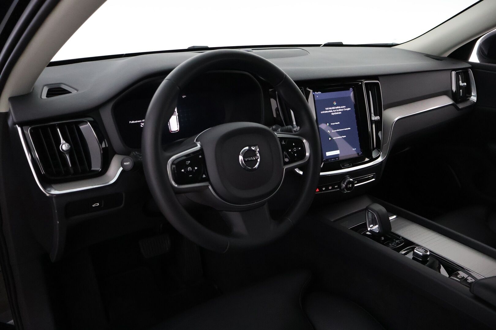 Volvo V60 2023 B3 MHEV Plus Dark DCT aut * Facelift / Webasto / ACC / Peruutuskamera / Sähkökontti / Vetokoukku - 1OM Suomiauto / Jakopää tehty / Juuri tullut Tampereelle!