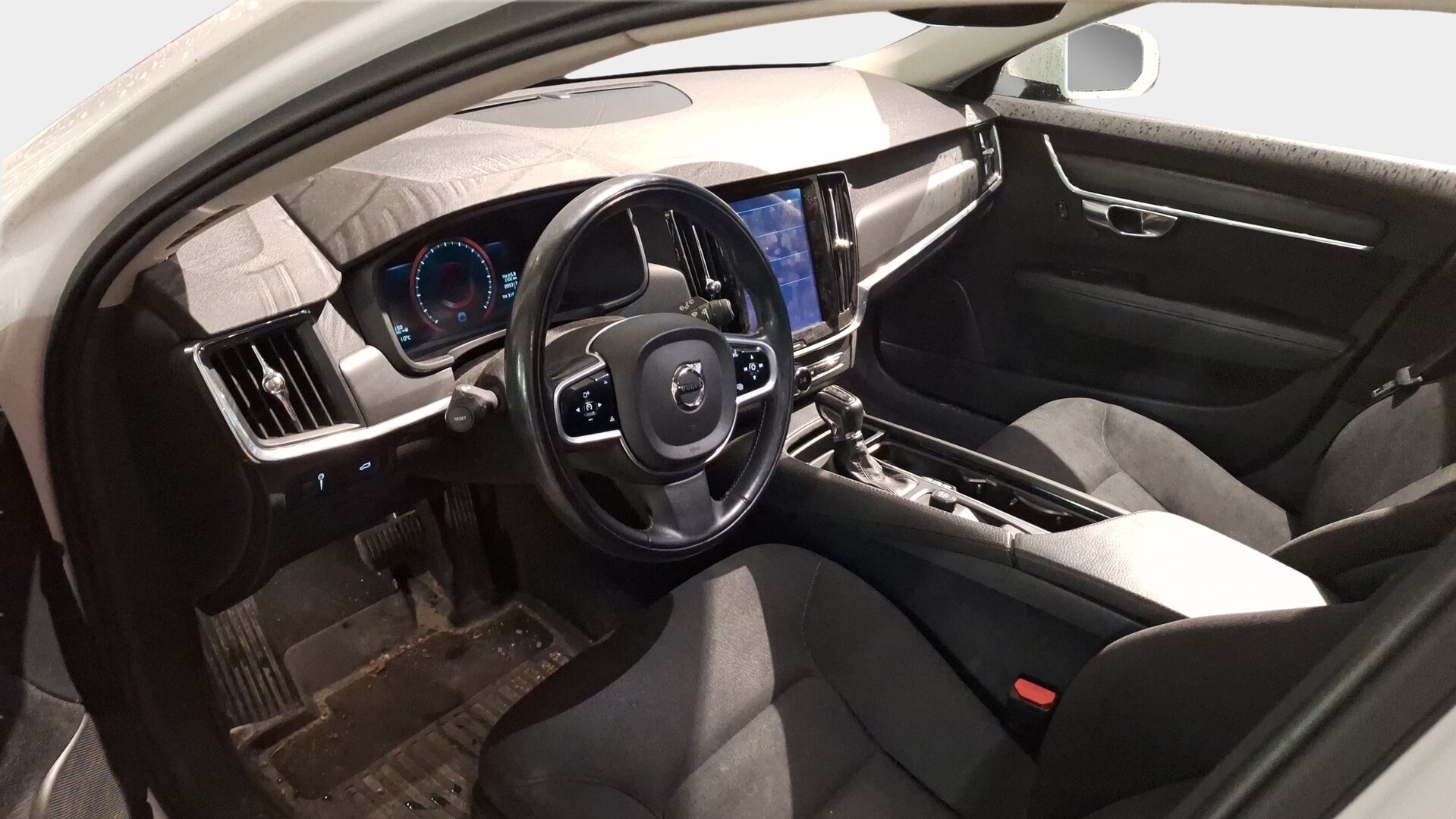 Volvo V90 2018 D4 AWD Kinetic - Ei adblueta! / Webasto / ACC / LED / Ratinlämmitin / Koukku / Digimittari 