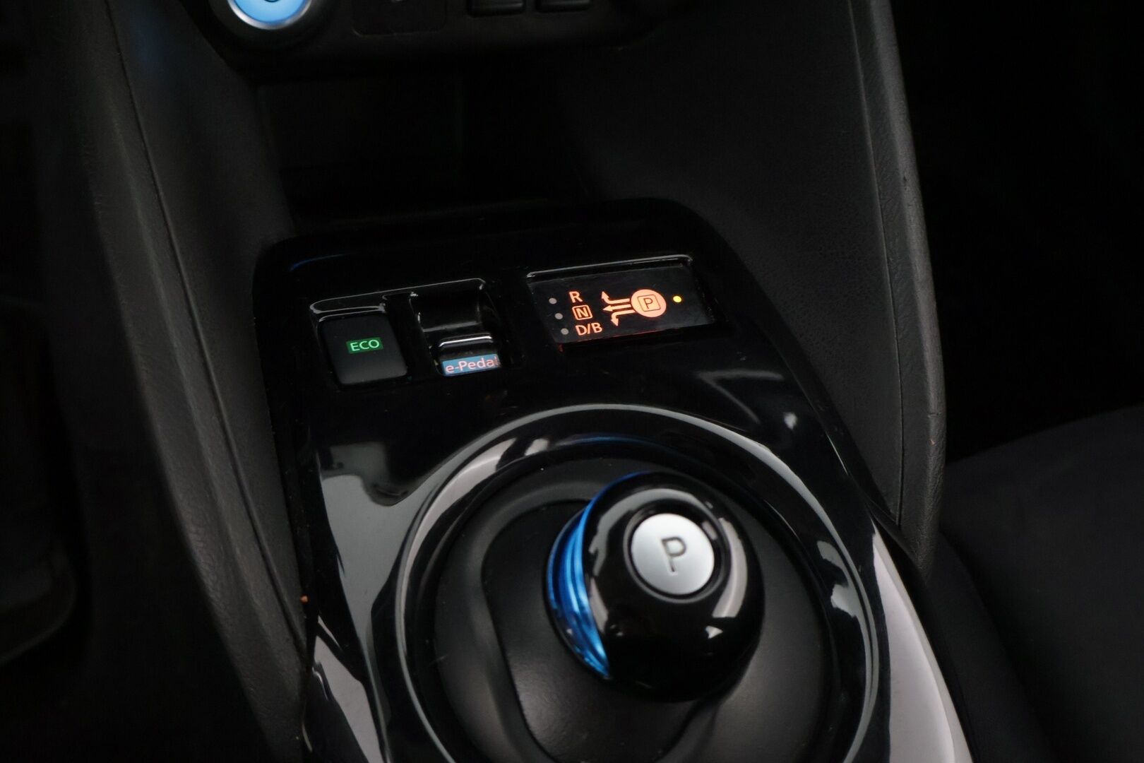 Nissan Leaf 2018 40kWh **ACC / BLIS / Lane assist / 360-kamera** - Carplay & Android auto / 2x Renkaat ja vanteet