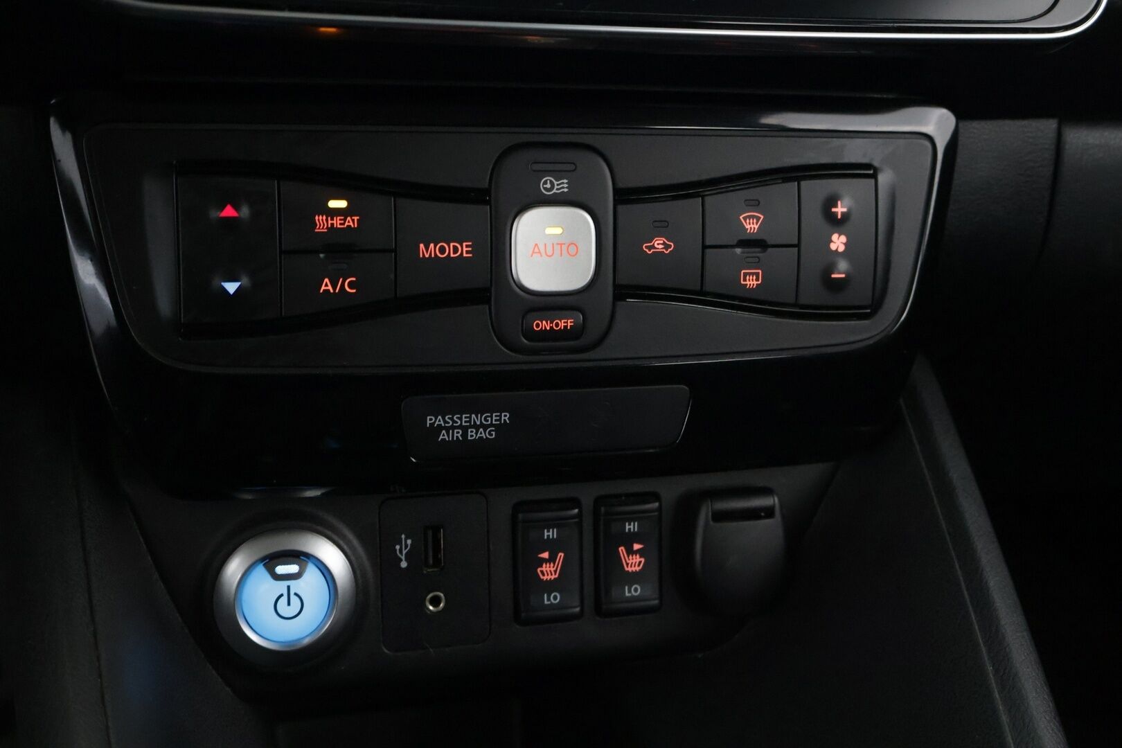 Nissan Leaf 2018 40kWh **ACC / BLIS / Lane assist / 360-kamera** - Carplay & Android auto / 2x Renkaat ja vanteet