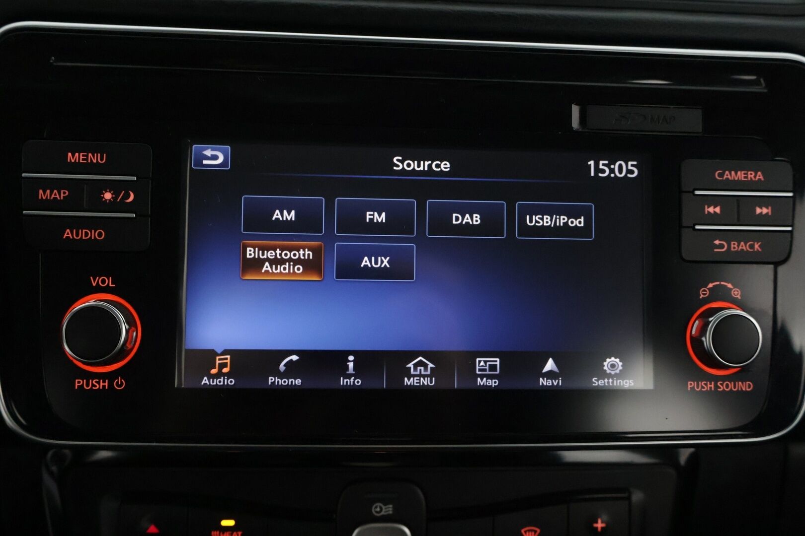 Nissan Leaf 2018 40kWh ** BLIS / Lane assist / ACC / 360-kamera / Type 2** - Apple ja Android auto / Kahdet renkaat vanteineen - HULLUT VÄLIPÄIVÄT KORKOTARJOUS 2,49%