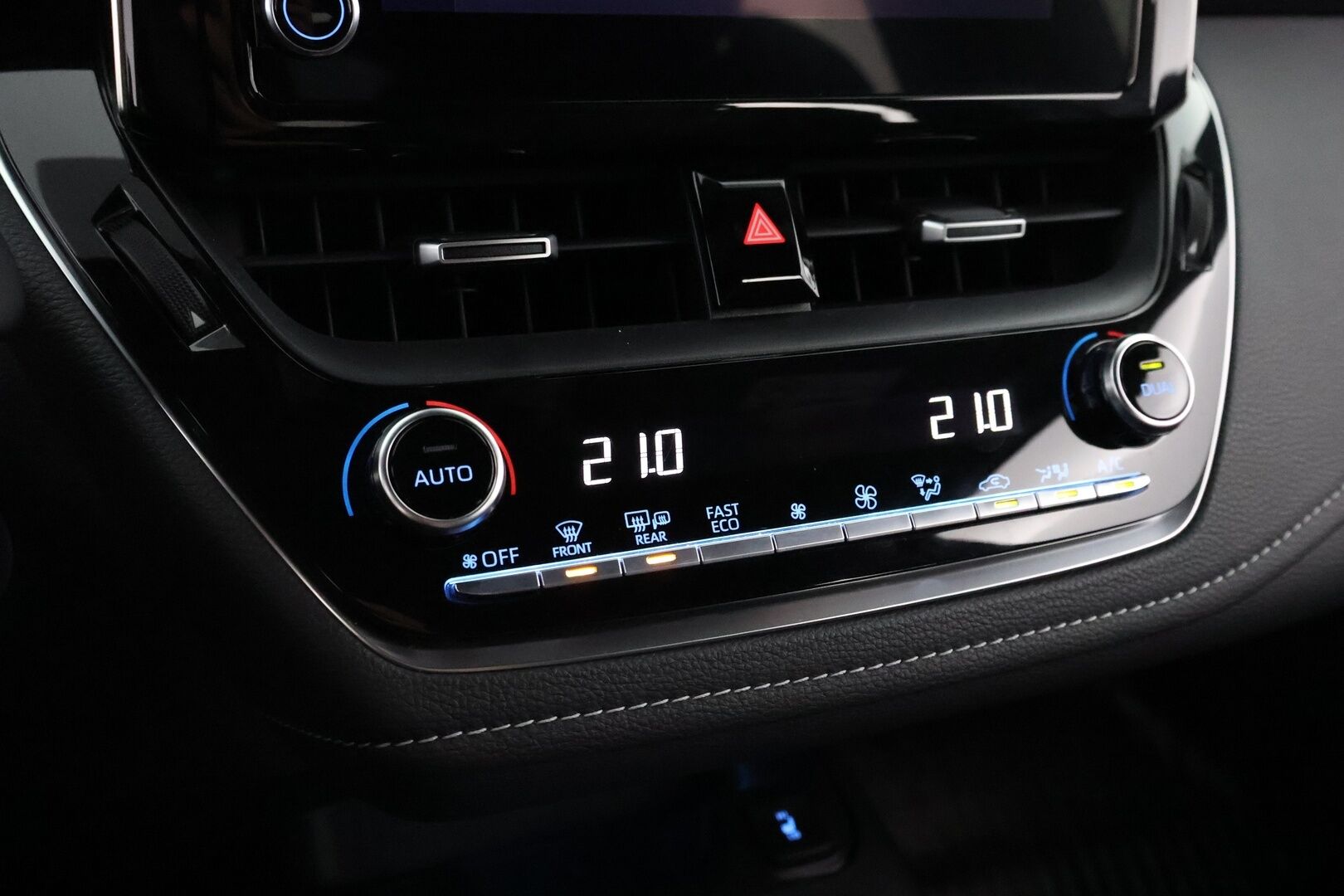 Toyota Corolla 2022 Touring Sports 2,0 Hybrid Prestige Edition - 1-Omisteinen Suomiauto / Adapt.Vakkari / P.Kamera / Sähköluukku / Keyless / Navi / Ratinlämmitin