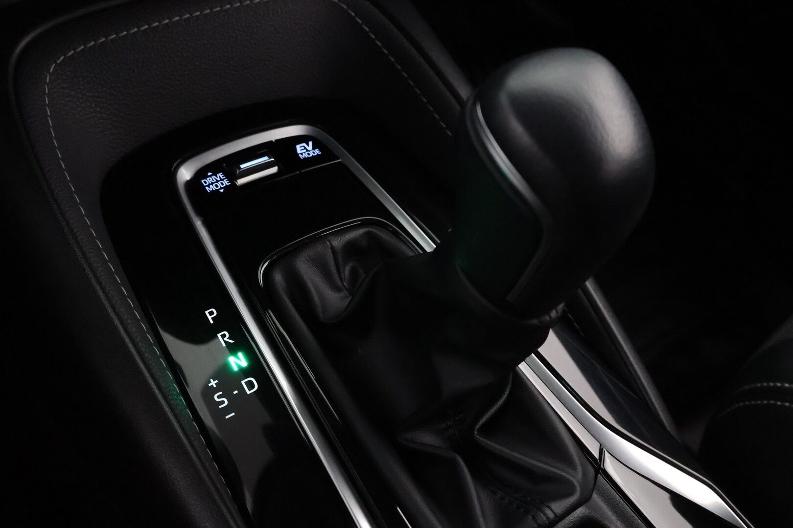 Toyota Corolla 2022 Touring Sports 2,0 Hybrid Prestige Edition - 1-Omisteinen Suomiauto / Adapt.Vakkari / P.Kamera / Sähköluukku / Keyless / Navi / Ratinlämmitin