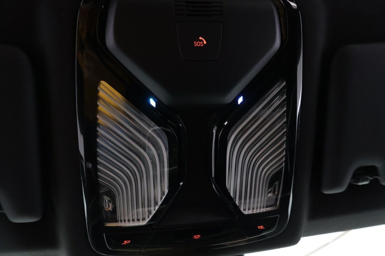 BMW 330 2020 G20 Sedan 330e Business Sport *Vakionopeudensäädin / DIgimittaristo / Sport penkit / Tutkat edessä ja takana / Navi / Hifit* - *2x Renkaat & Vanteet / Merkkihuollettu / Akku kuntotarkastettu*