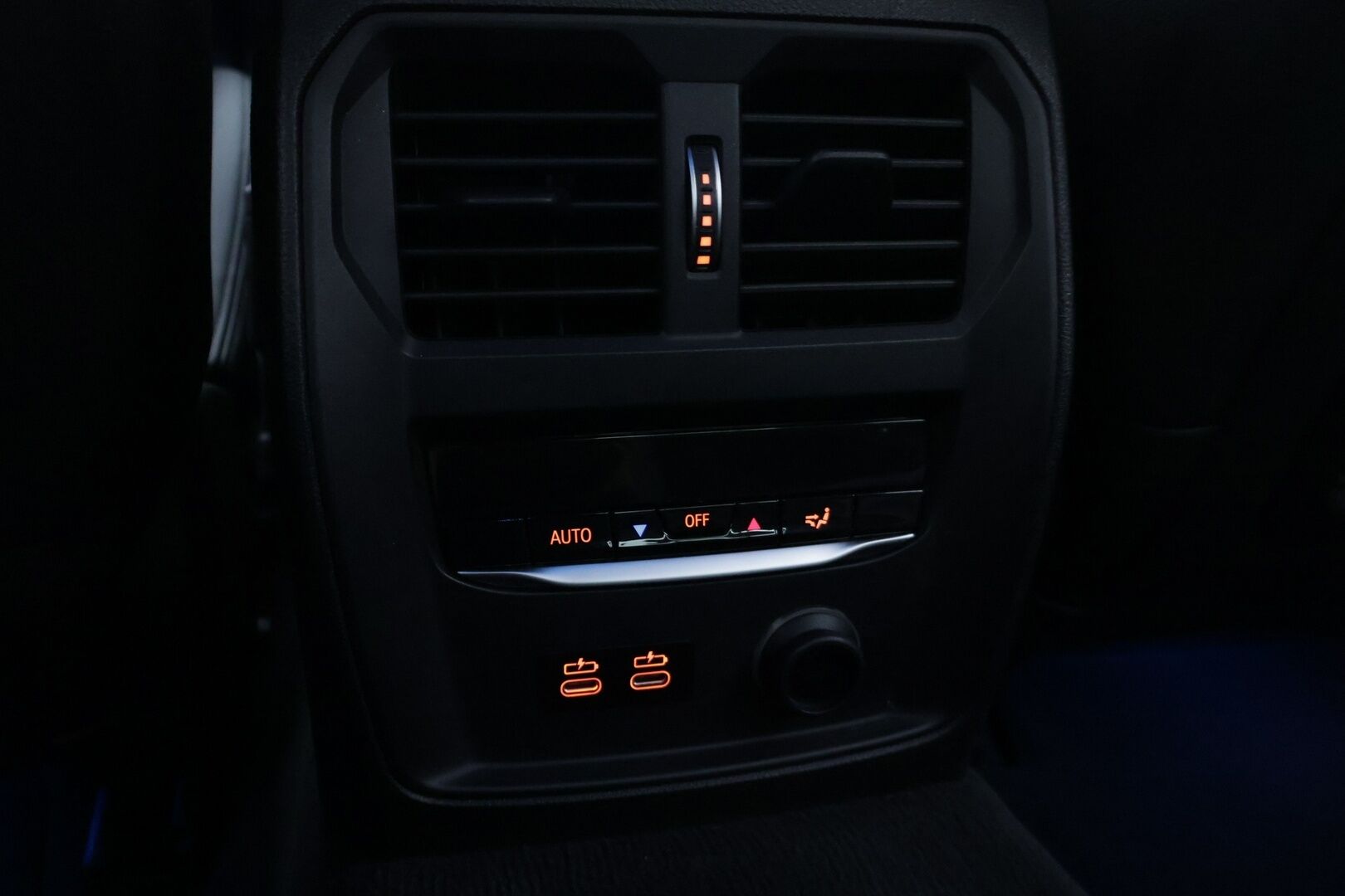 BMW 330 2020 G20 Sedan 330e Business Sport *Vakionopeudensäädin / DIgimittaristo / Sport penkit / Tutkat edessä ja takana / Navi / Hifit* - *Juuri katsastettu / 2x Renkaat & Vanteet / Merkkihuollettu / Akku kuntotarkastettu*