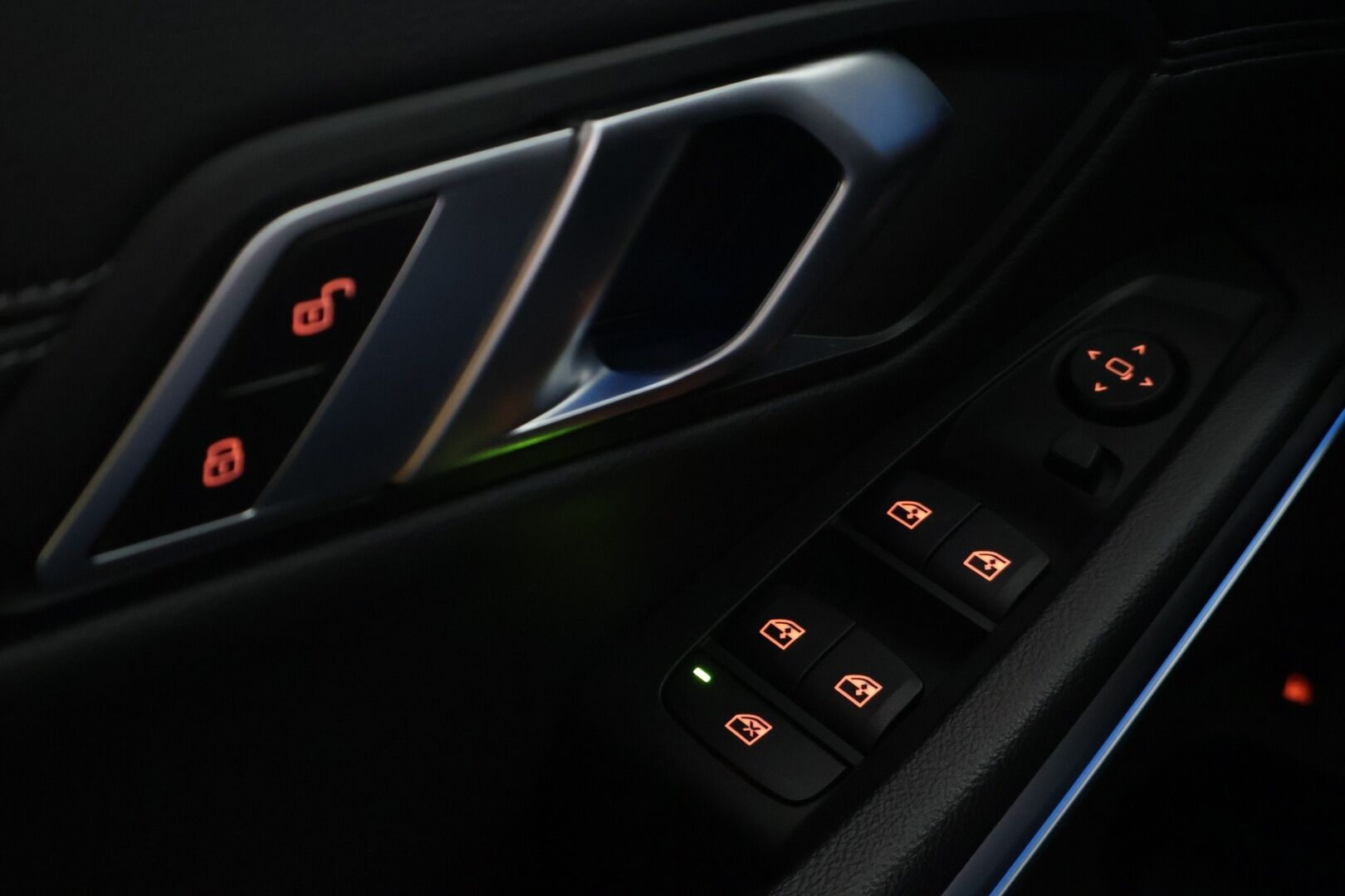 BMW 330 2020 G20 Sedan 330e Business Sport *Vakionopeudensäädin / DIgimittaristo / Sport penkit / Tutkat edessä ja takana / Navi / Hifit* - *2x Renkaat & Vanteet / Merkkihuollettu / Akku kuntotarkastettu*