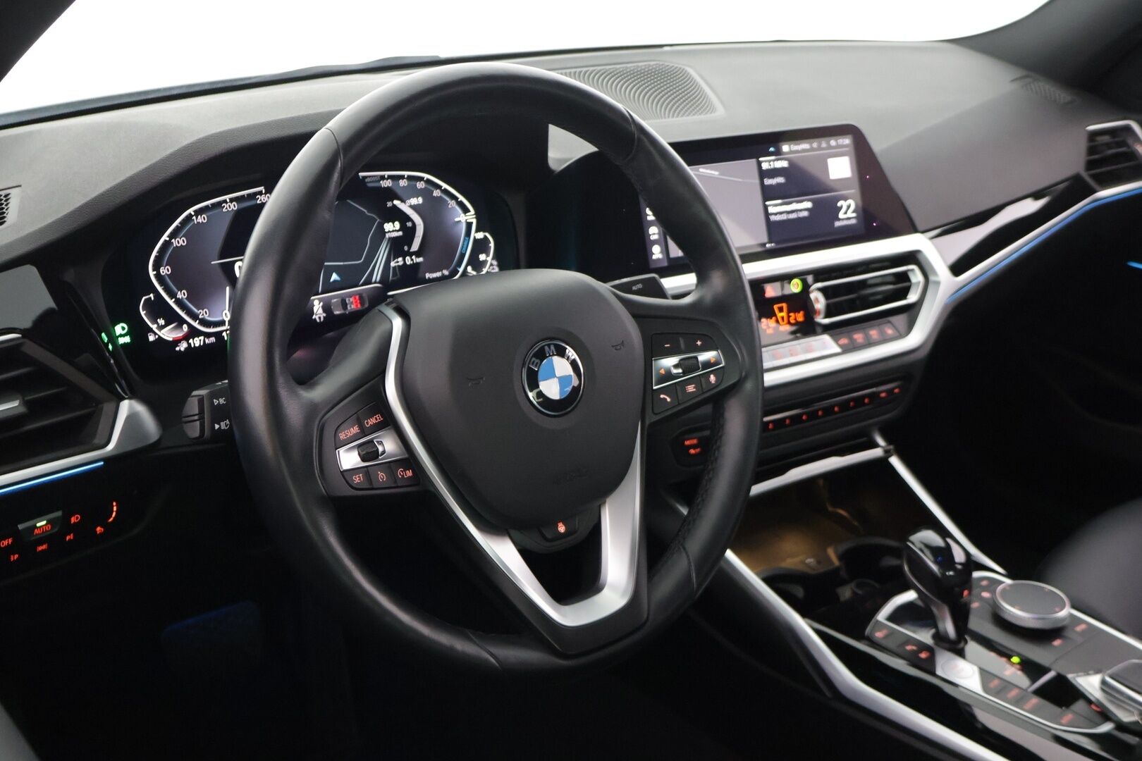 BMW 330 2020 G20 Sedan 330e Business Sport *Vakionopeudensäädin / DIgimittaristo / Sport penkit / Tutkat edessä ja takana / Navi / Hifit* - *Juuri katsastettu / 2x Renkaat & Vanteet / Merkkihuollettu / Akku kuntotarkastettu*